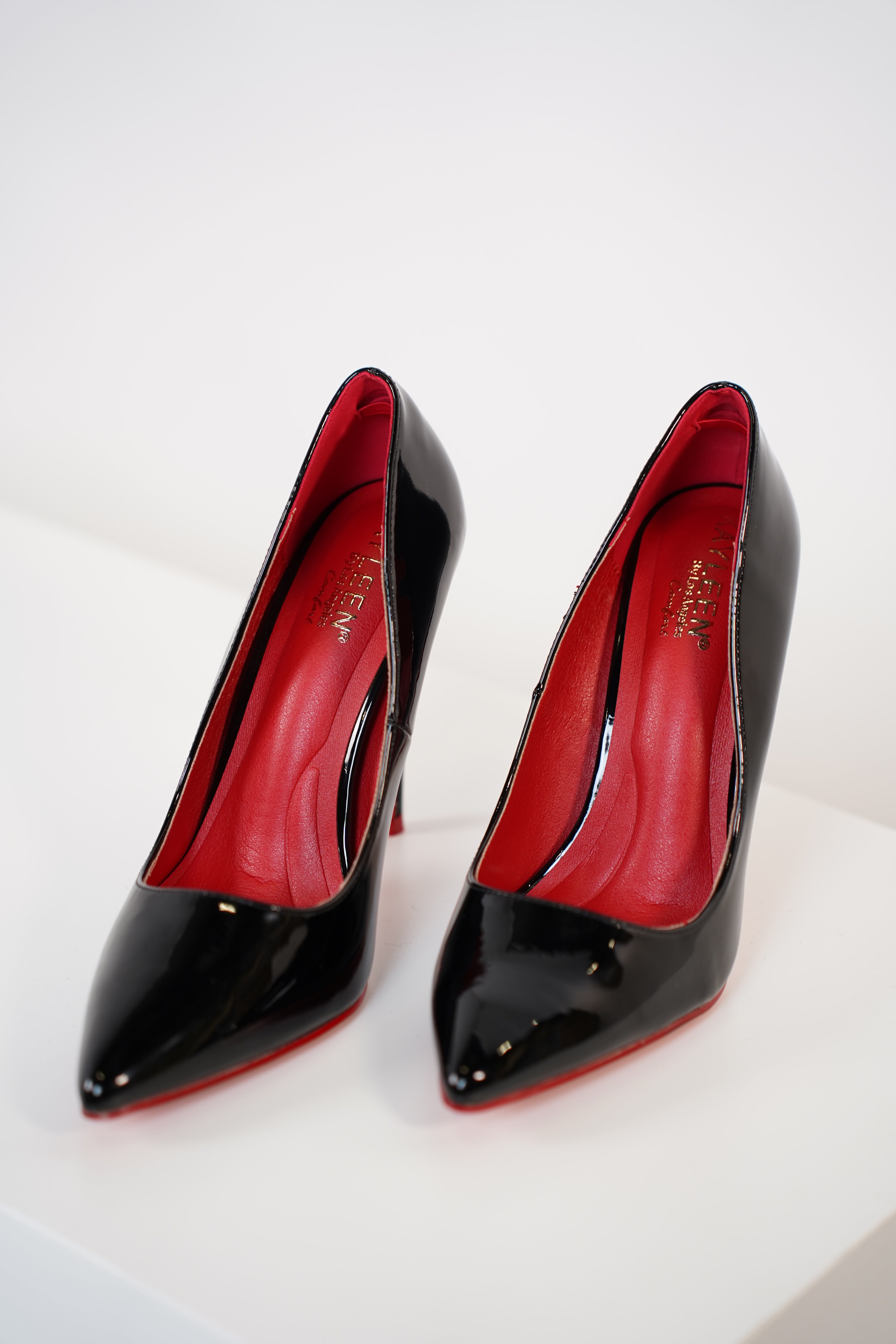 Nuvia Pumps – Sleek Classic Pointed-Toe Elegance