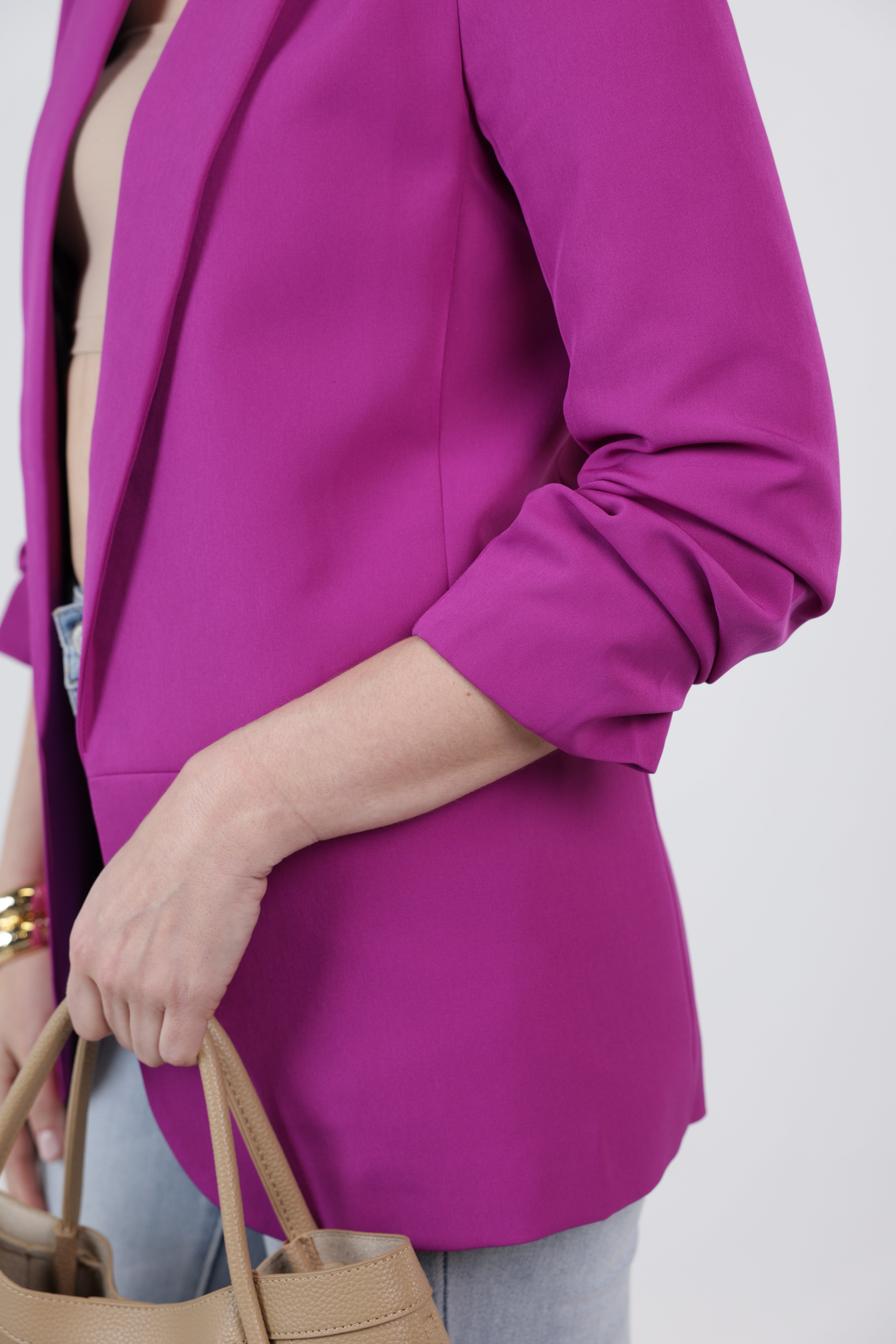 Harly Blazer – Bold Elegance in a Striking Silhouette