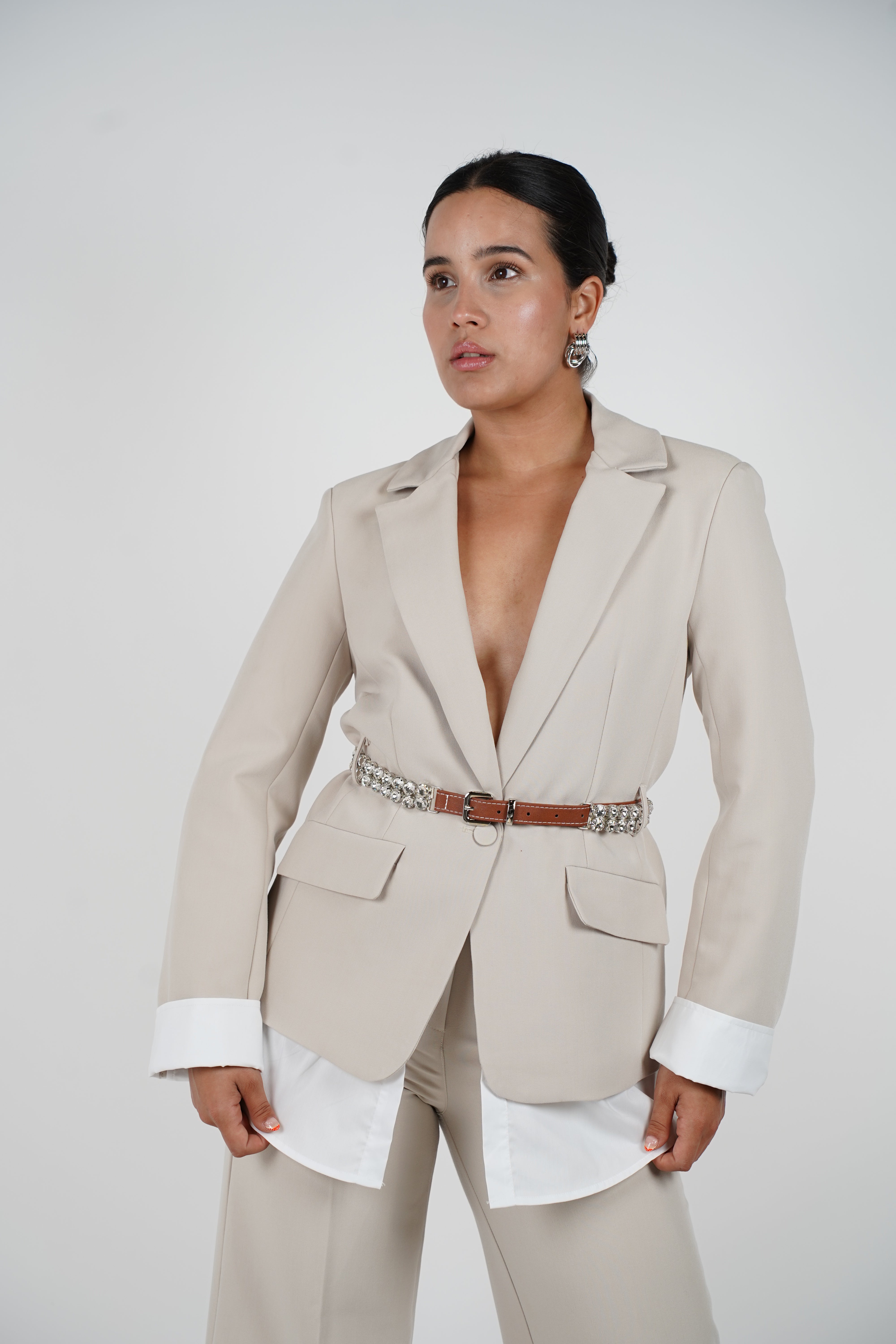 Vaysia Belted Pants Set – Two-Tone Tailored Suit with Modern Edge
