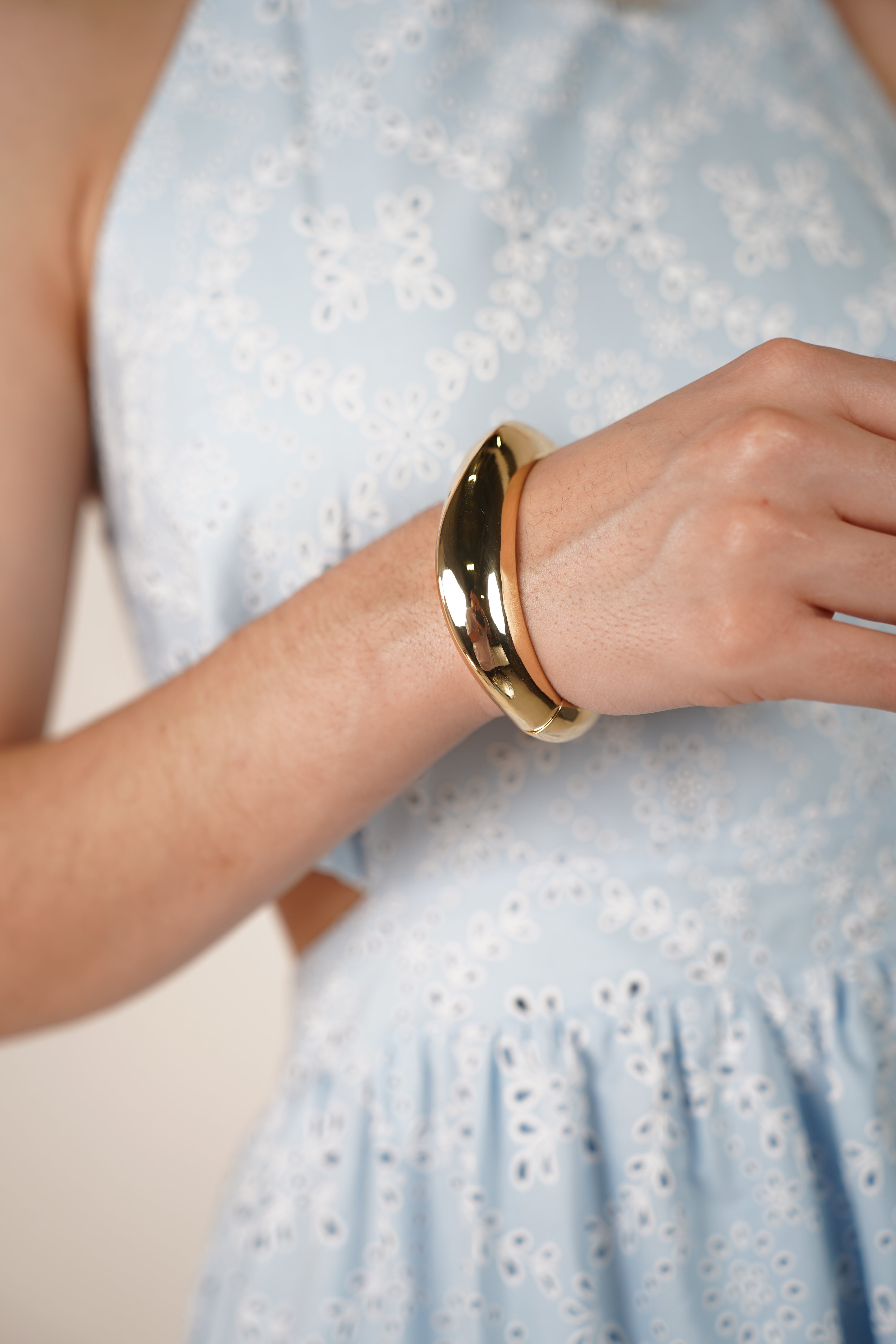 Luxuria Chunky Bracelet – Bold Polished Gold Accent