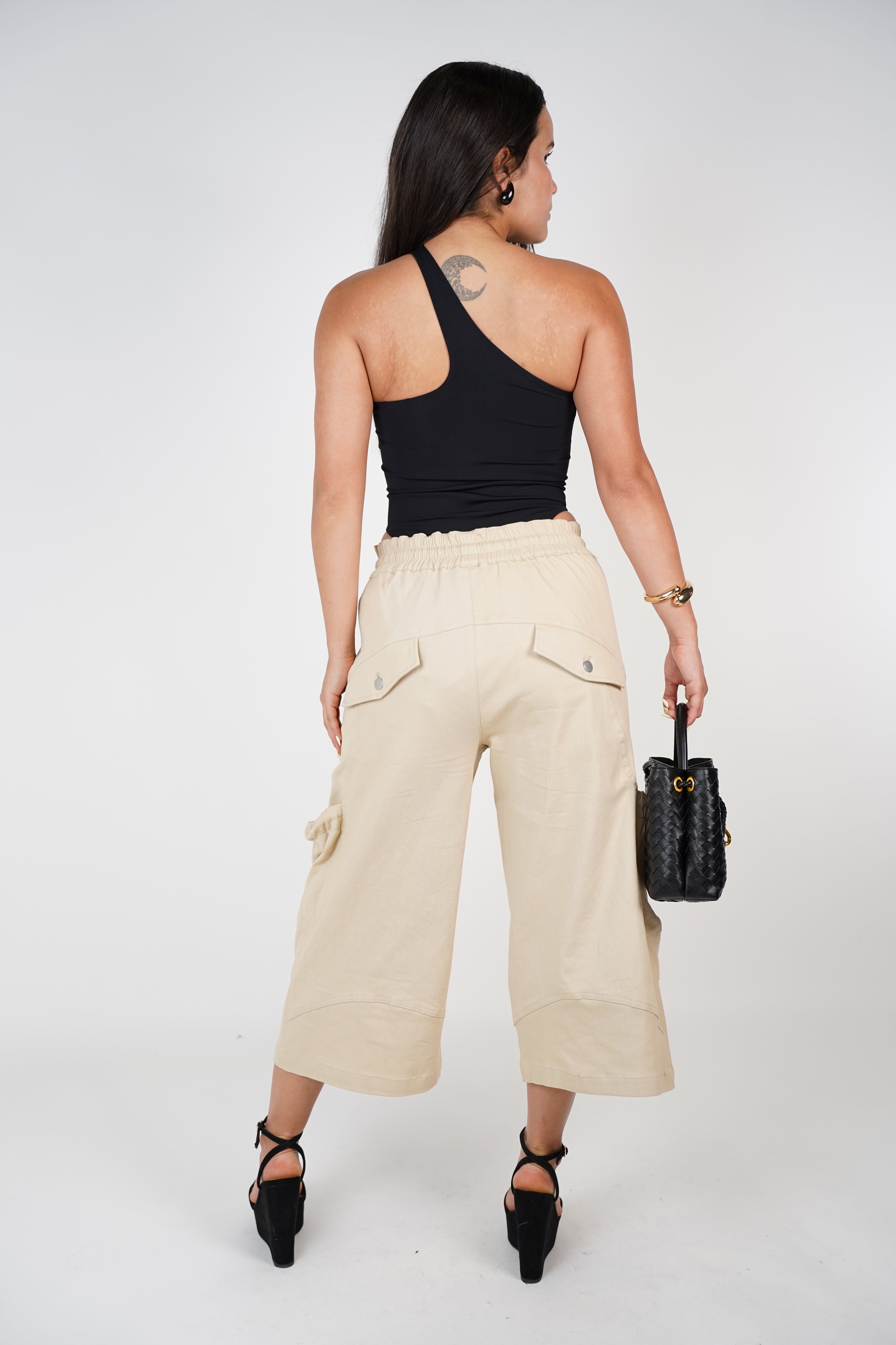 Jaxi Cargo Bermudas – Utility Style Meets Laid-Back Cool
