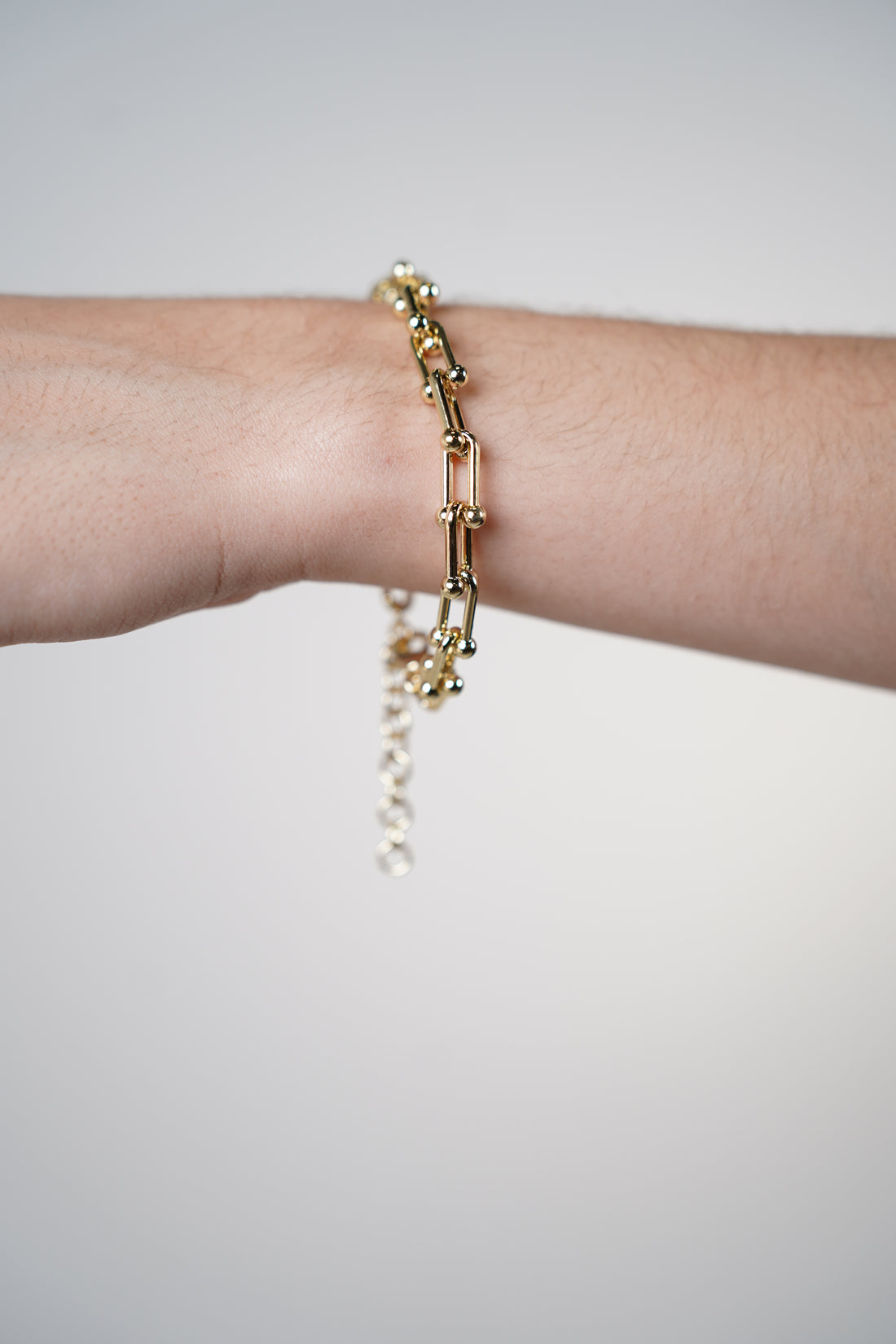 Claudia Bracelet – Modern Gold Chain Detail