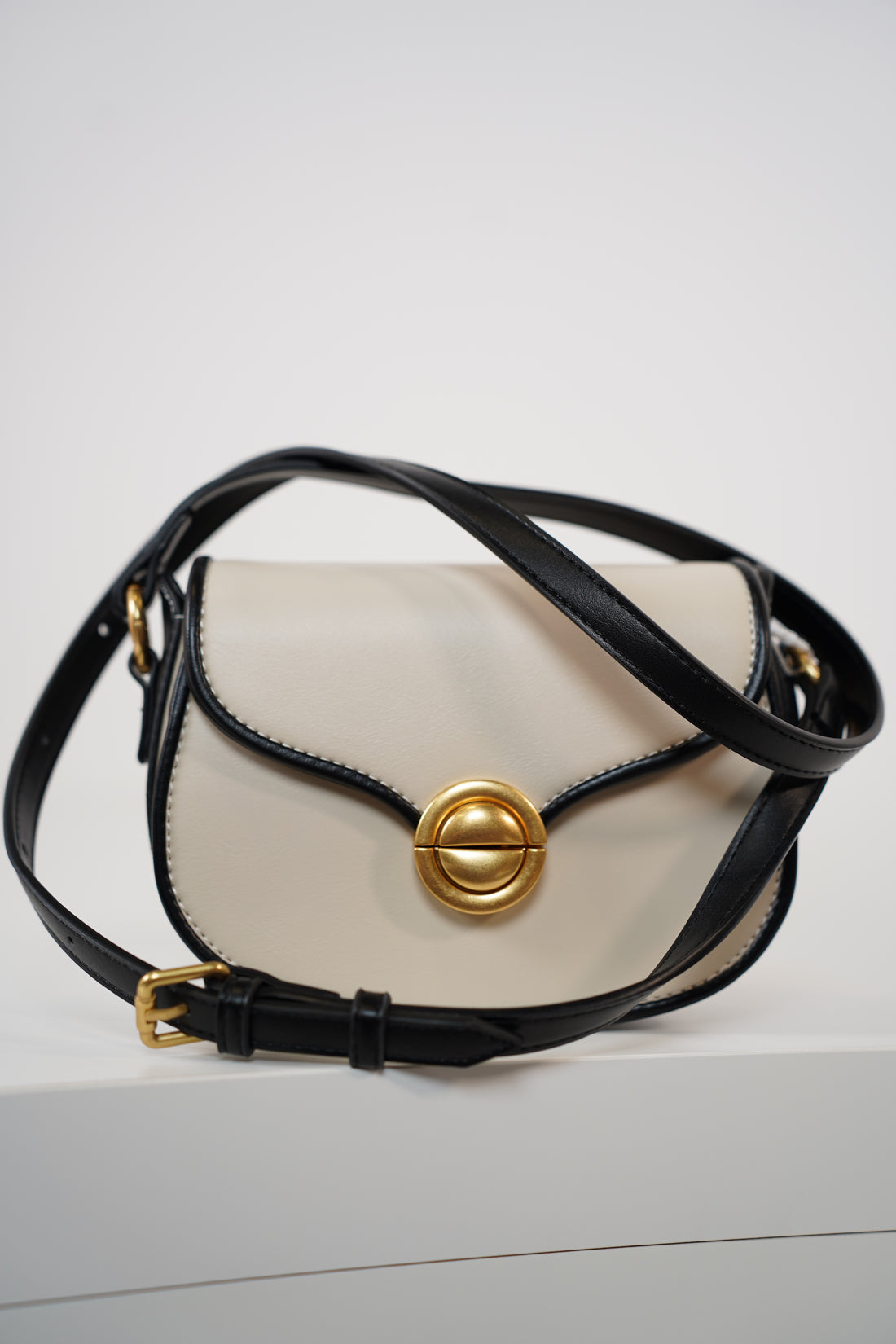 Tave Mini Shoulder Bag – Chic Two-Tone Design
