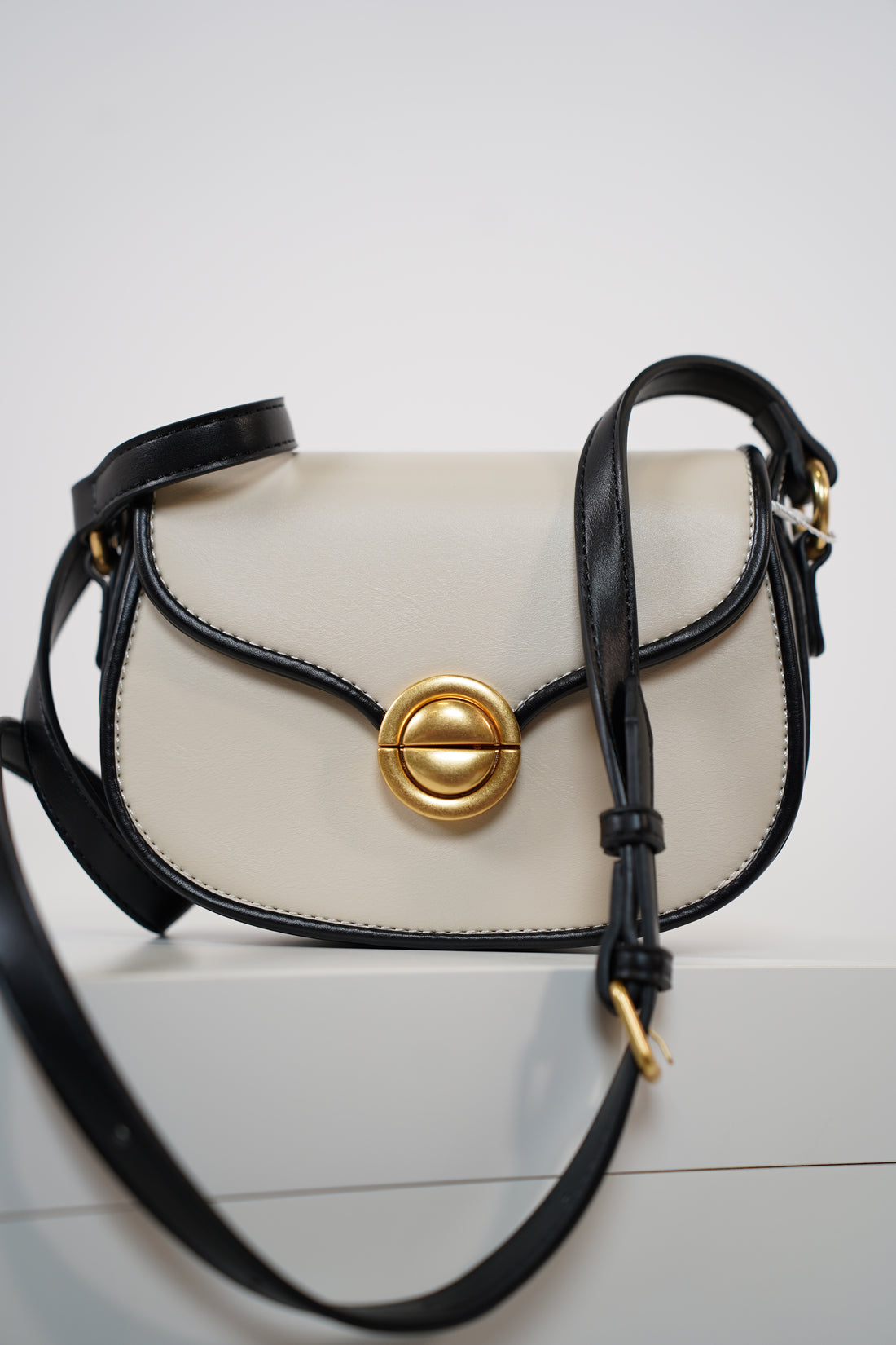 Tave Mini Shoulder Bag – Chic Two-Tone Design