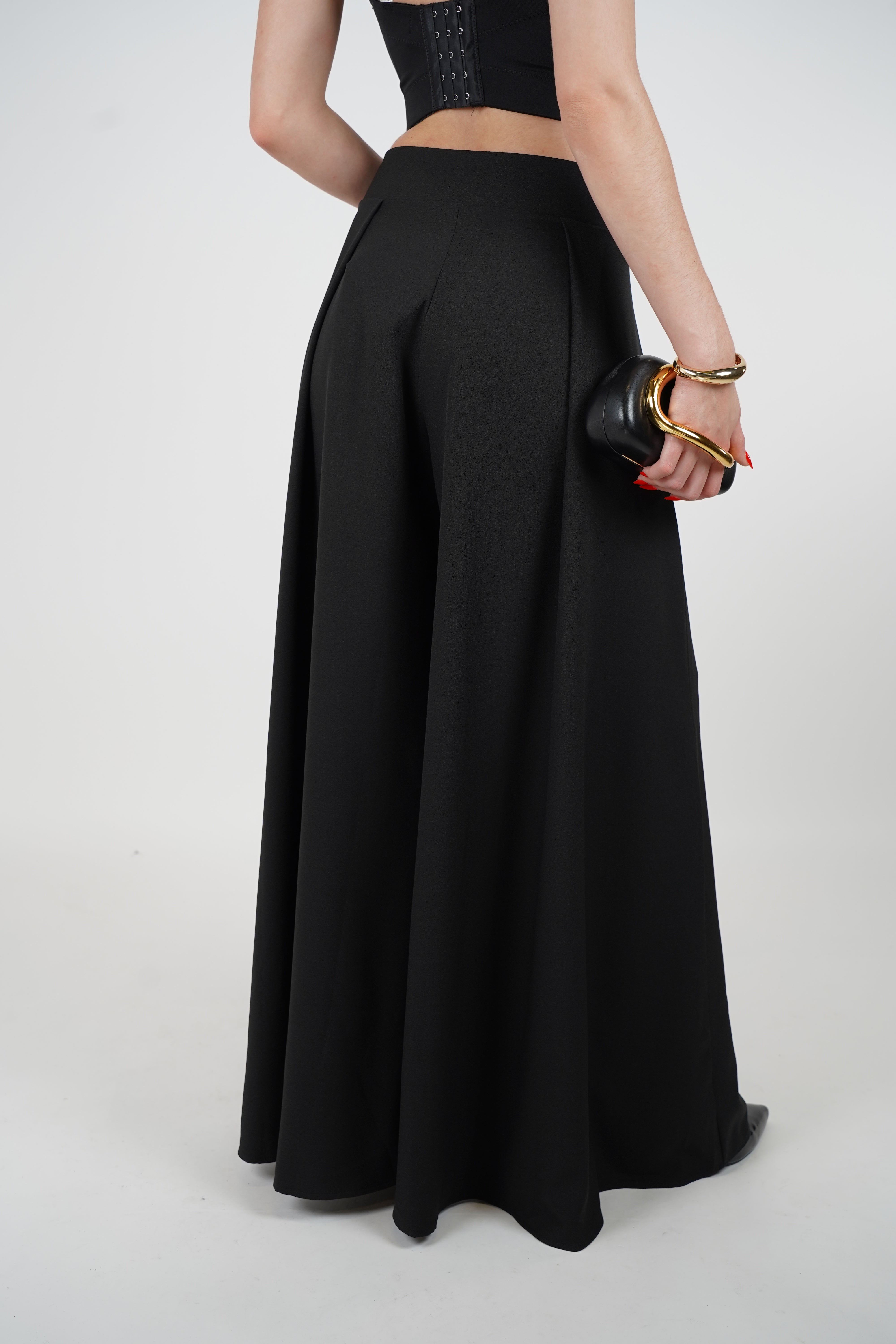 Norelia Palazzo Pants – Flowy High-Waist Silhouette for Effortless Chic
