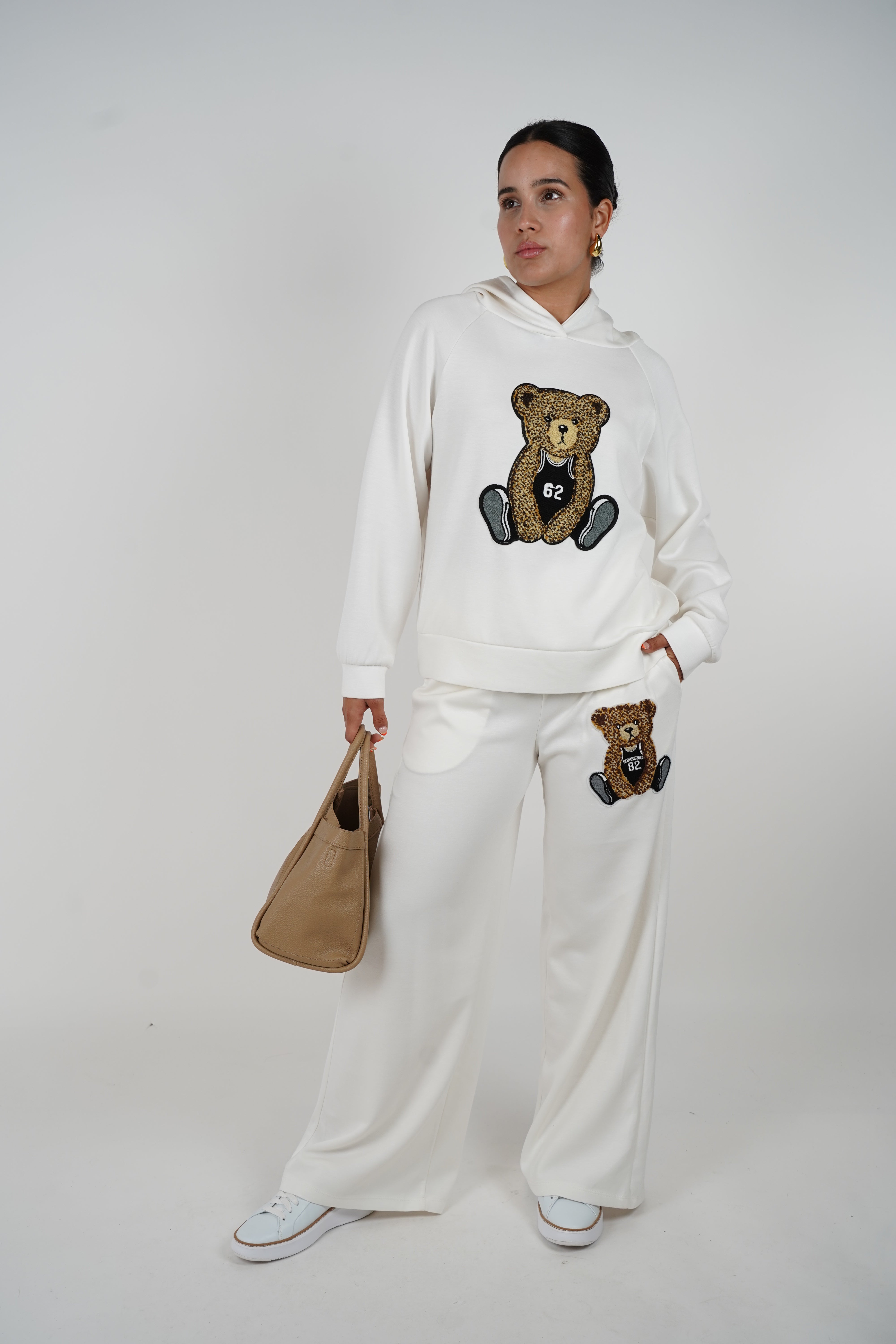Osito Set – Cozy Black Hoodie & Pants with Sporty Bear Detail