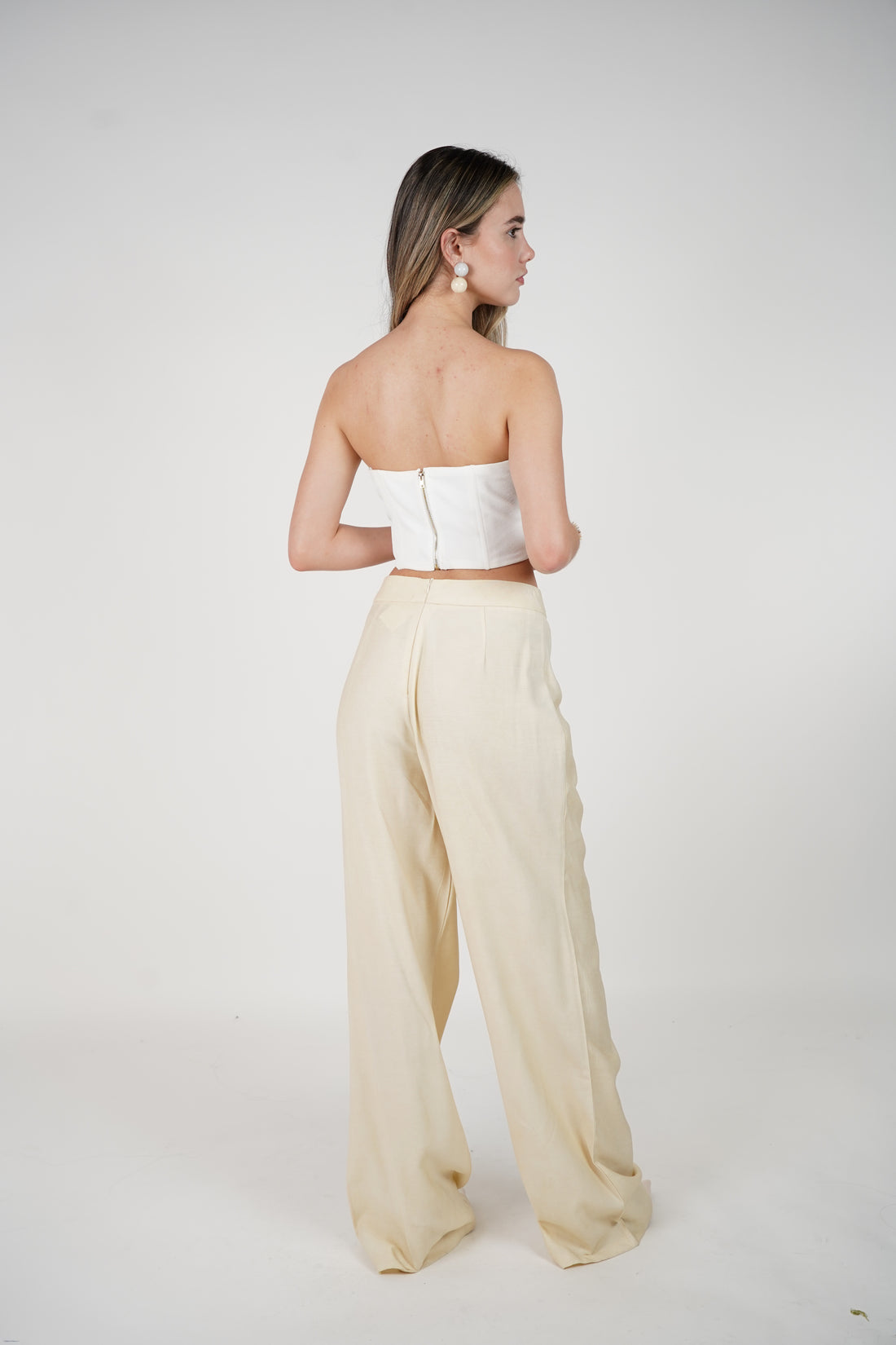 Omelis Pants Set – Chic Neutral Two-Piece Elegance