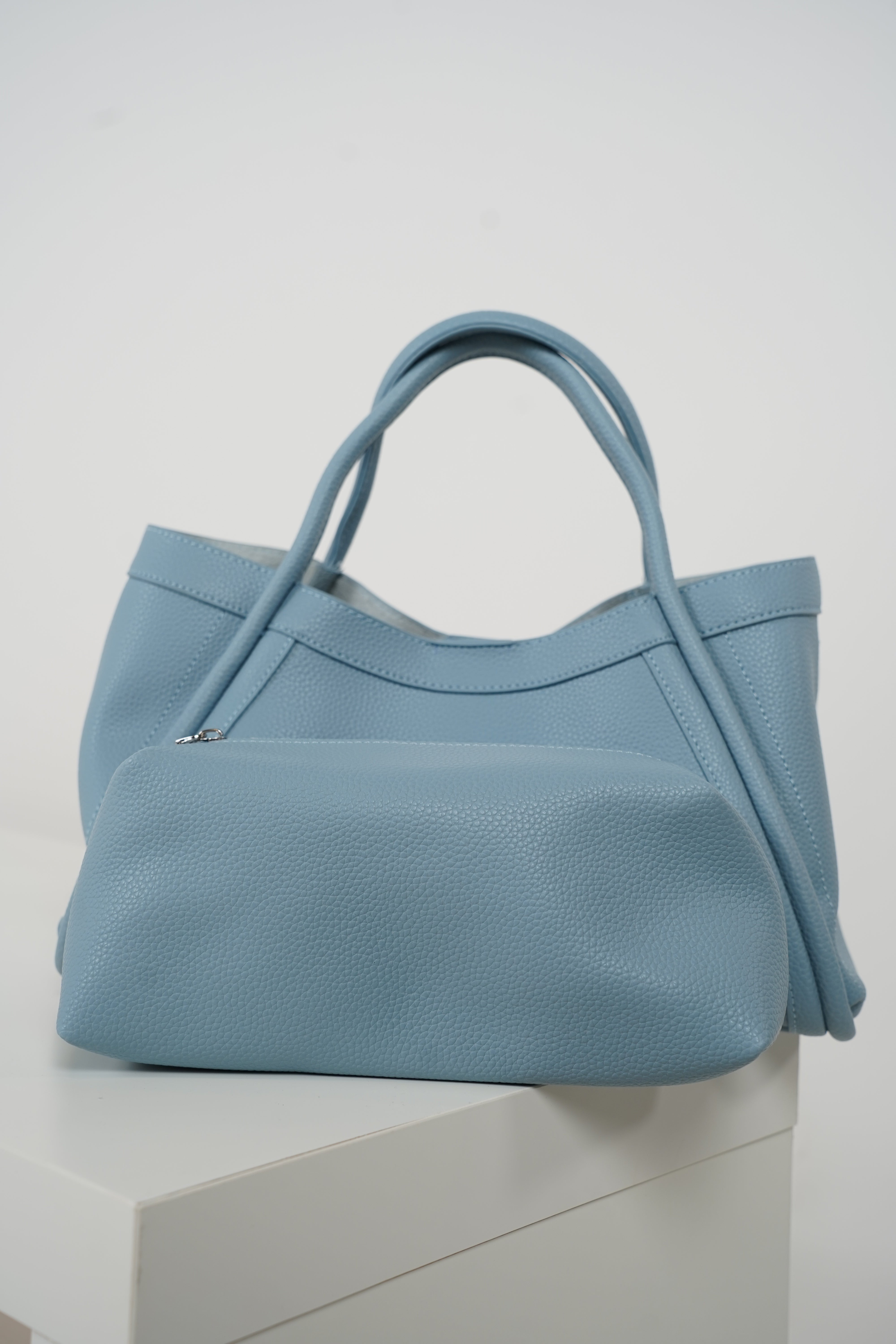 Avelyn Tote Bag – Classic Structured Design for Everyday Elegance