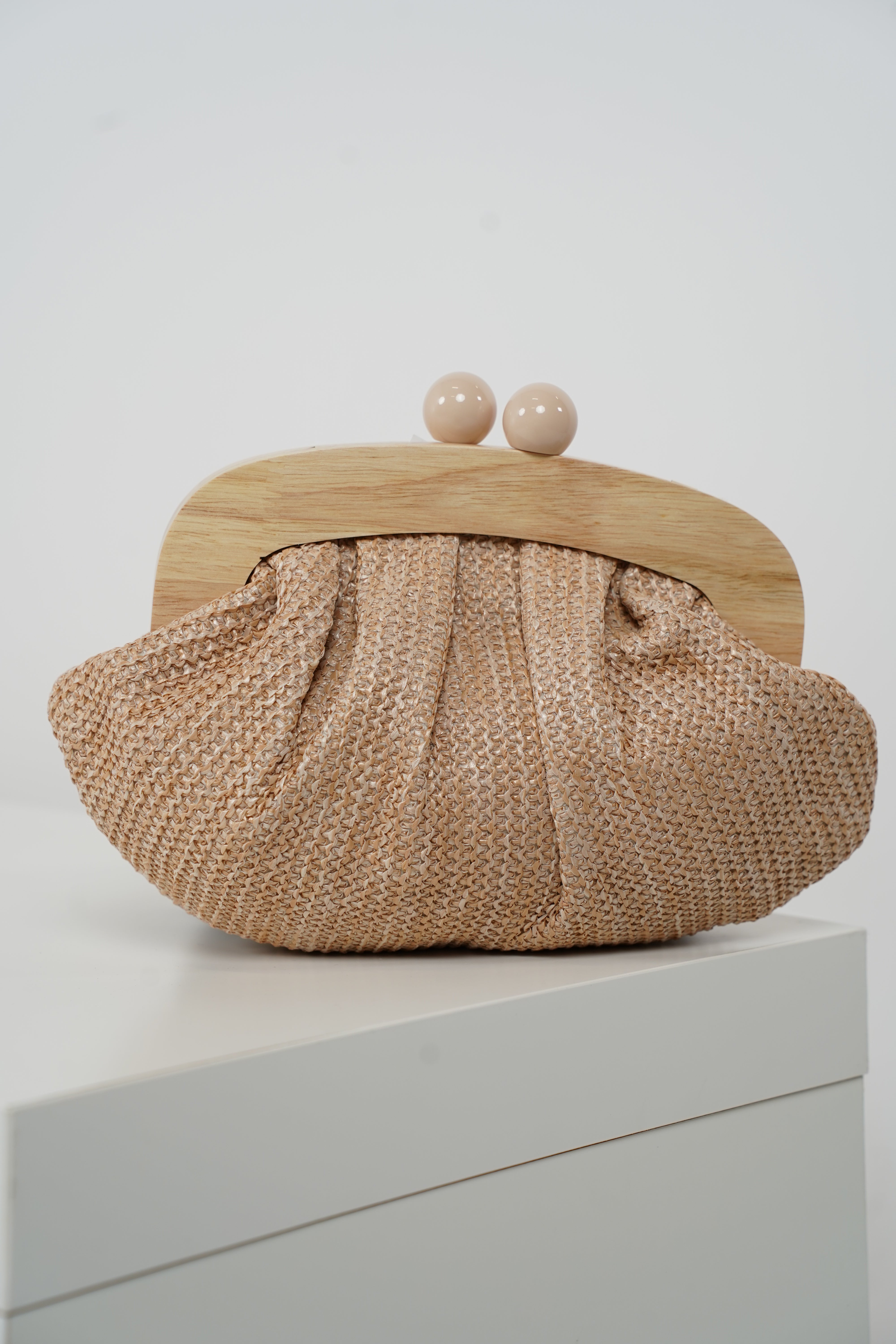 Elvina Beach Clutch – Woven Pink Clasp Clutch with Natural Wood Detail