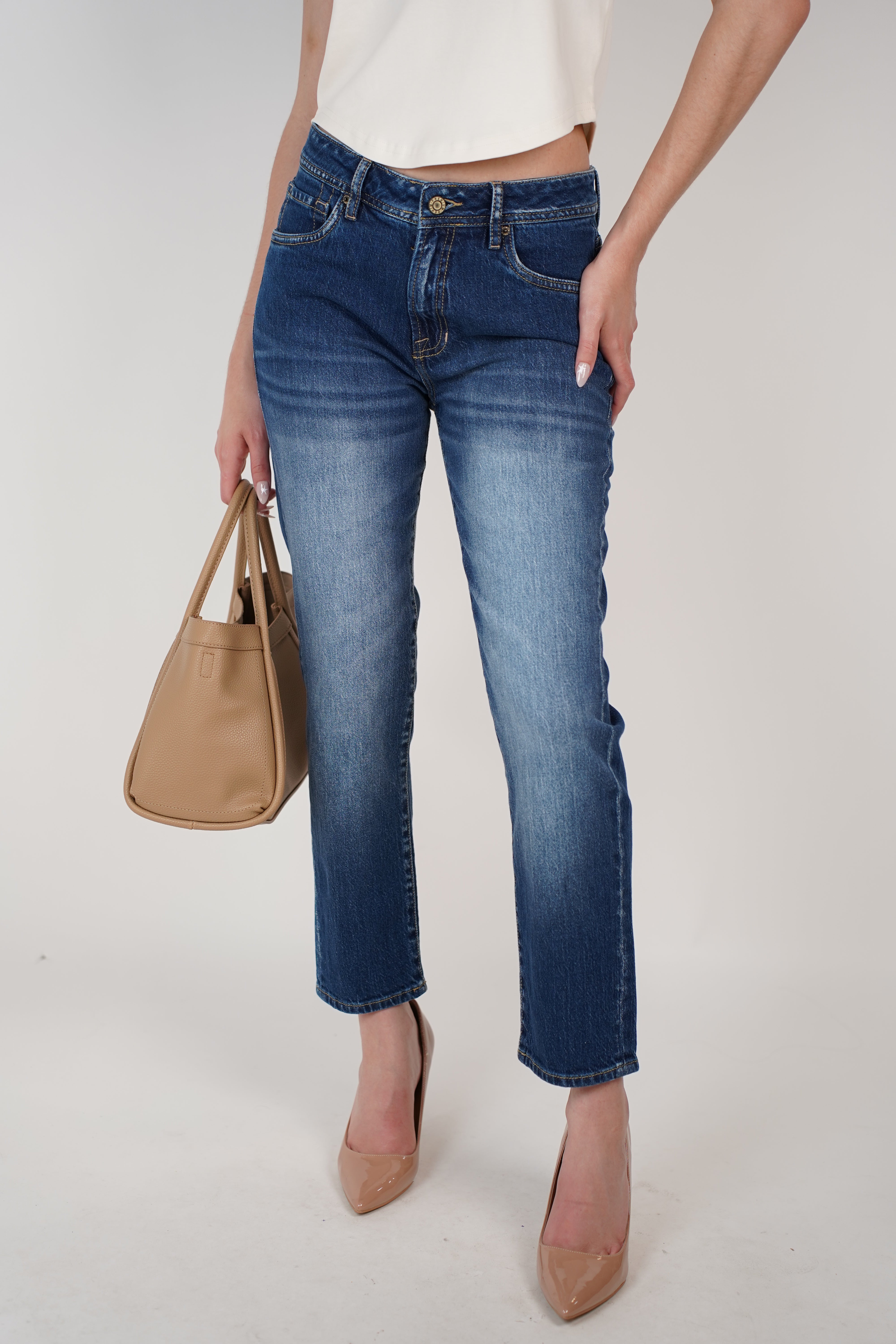 Meli Straight Leg Jean – Classic Cut, Structured Fit