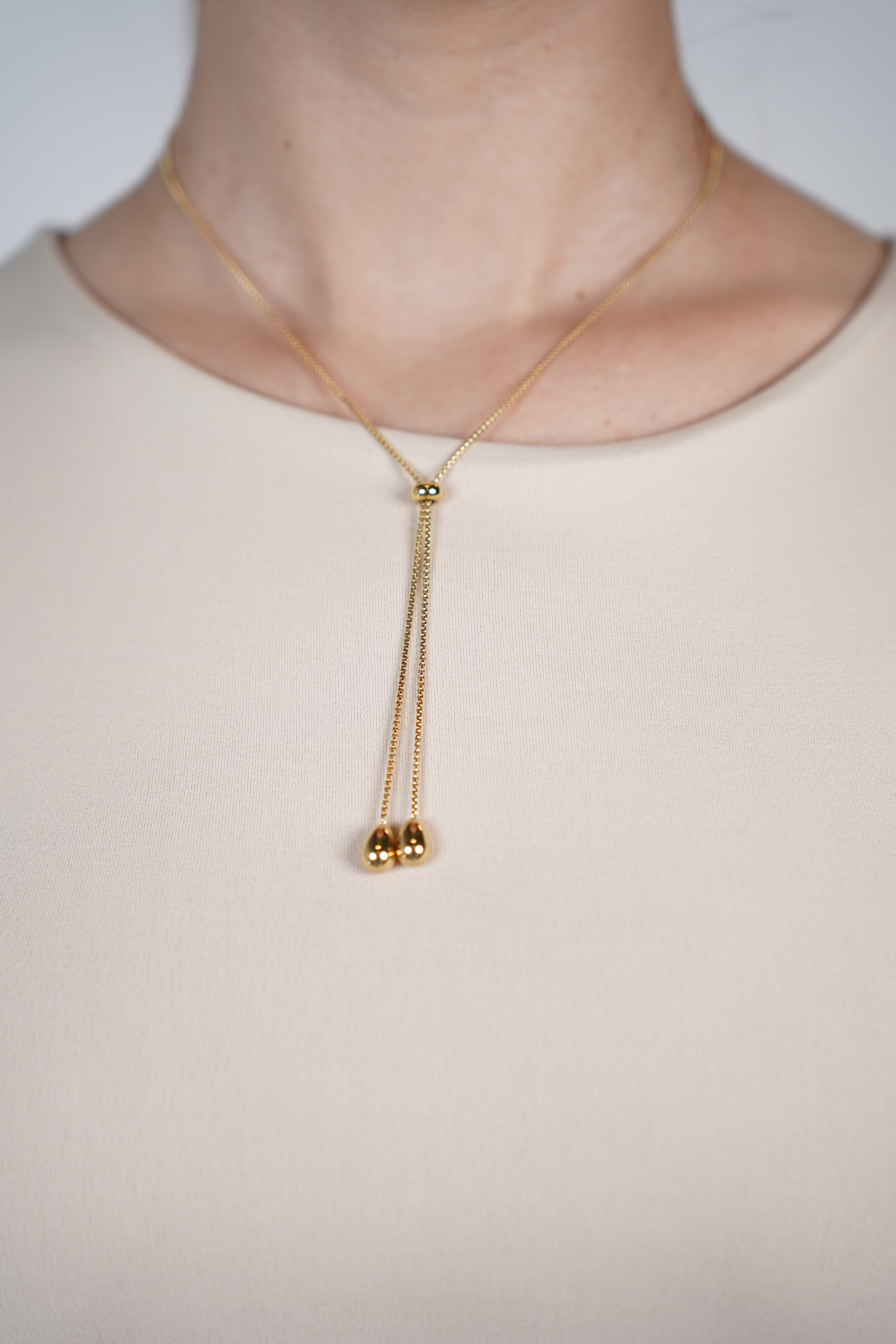 Zuni Thin Necklace – Minimal Elegance, Golden Touch