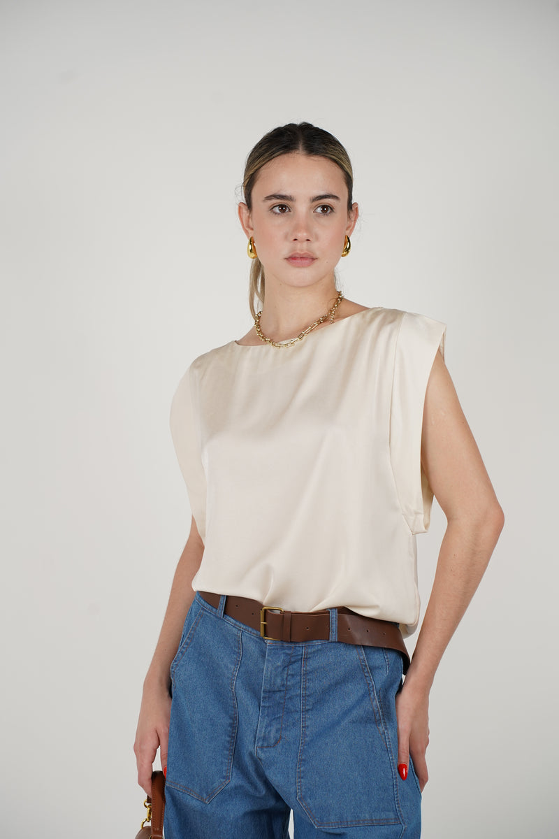 May Blouse – Sleek, minimal, and endlessly versatile