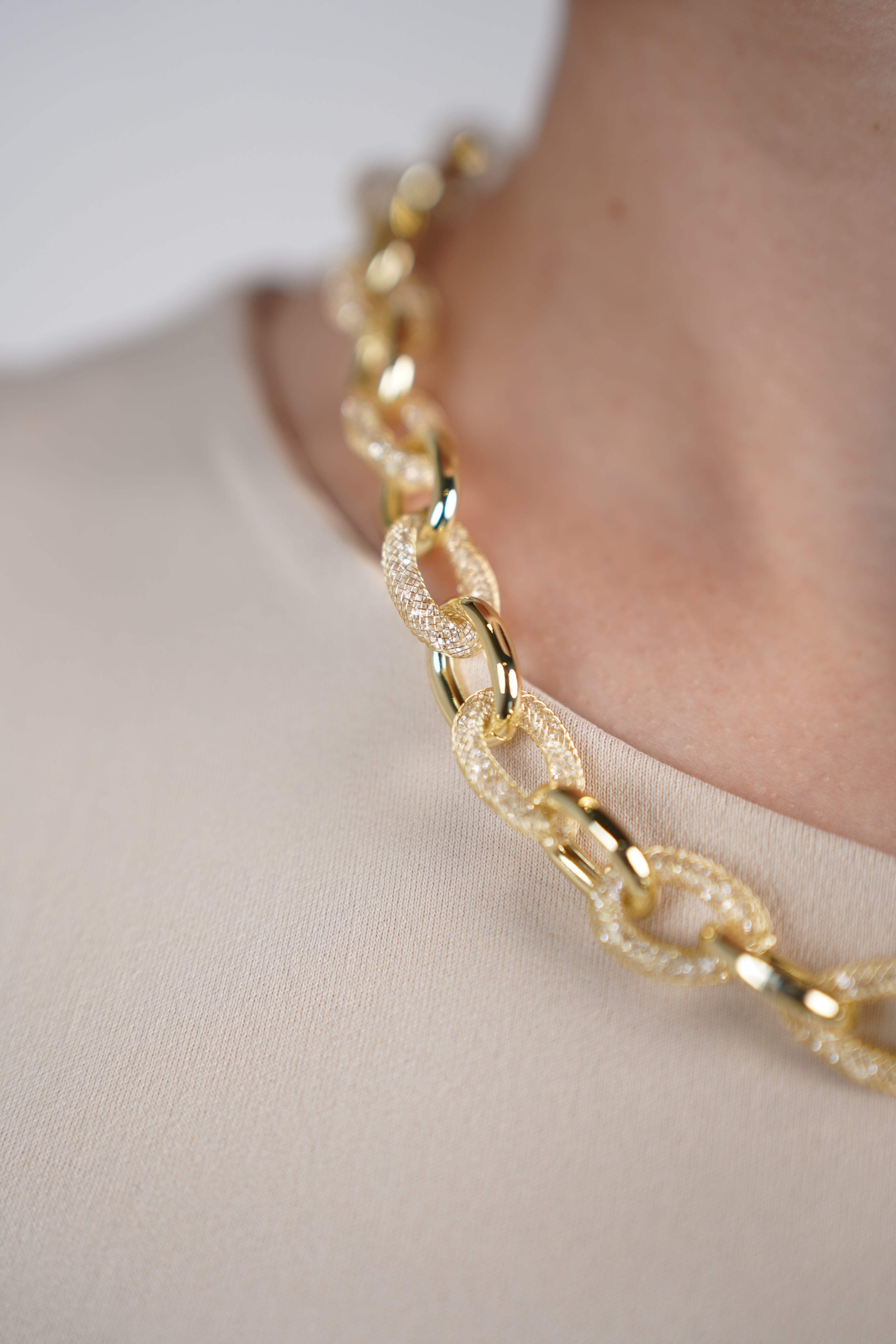 Tasi Chunky Necklace – Bold Gold, Statement Shine