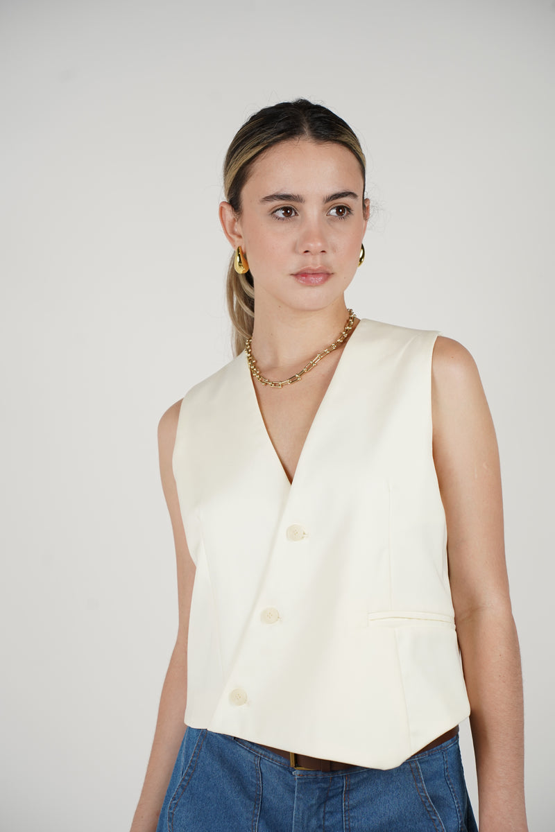 Maigualida Top – Sleek. Minimal. Powerful.