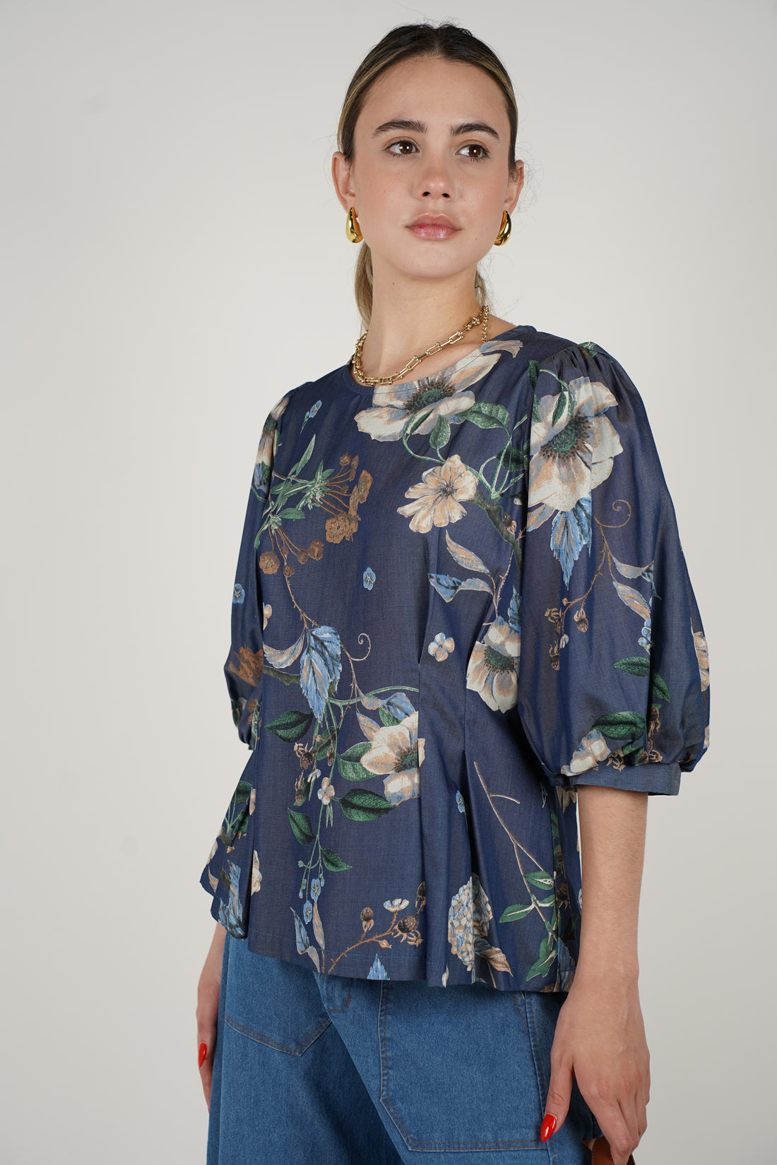 Señora Blouse – Elegant Floral Puff-Sleeve Top