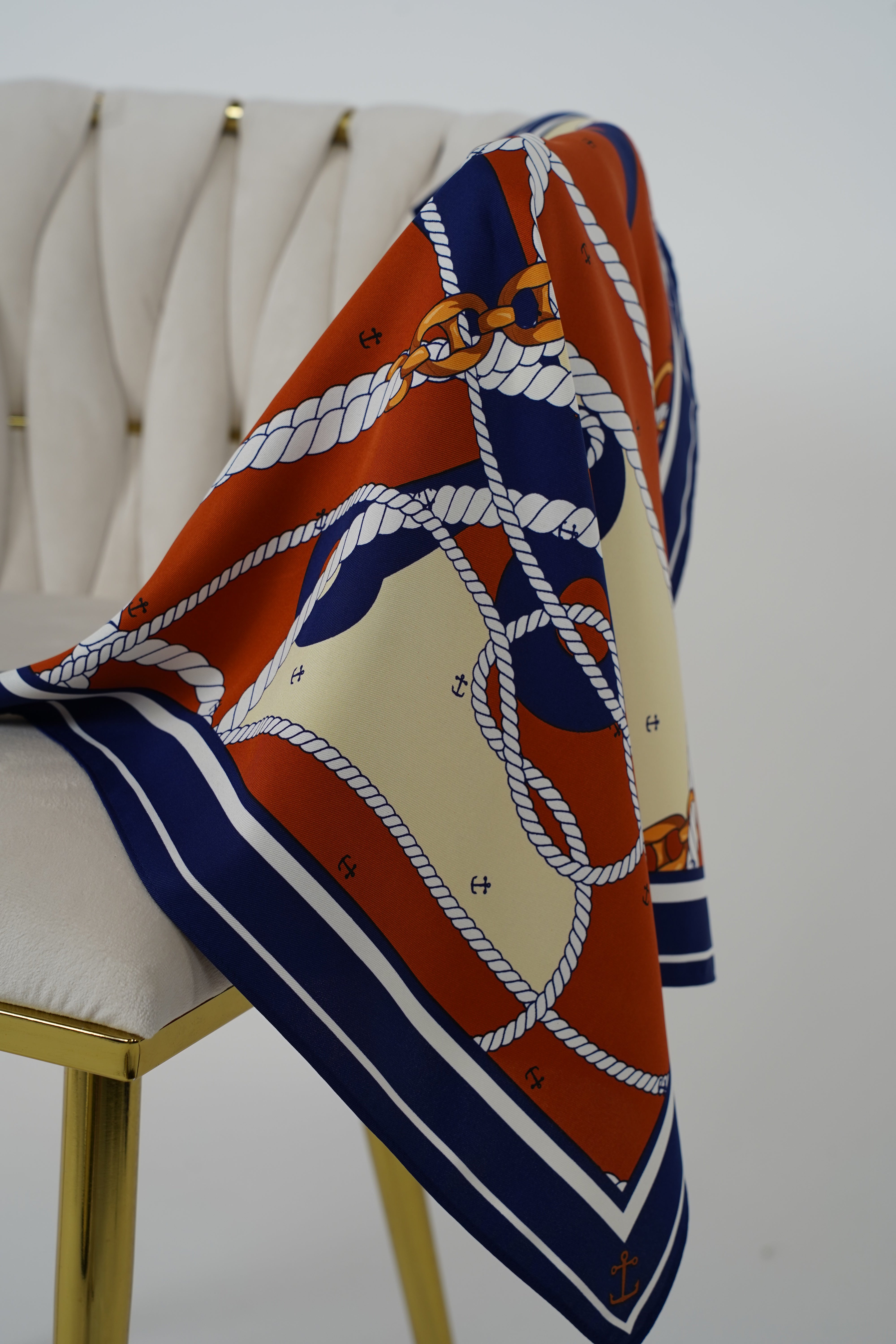 Versatile Patterned Scarf – Multi-Way Styling Accessory