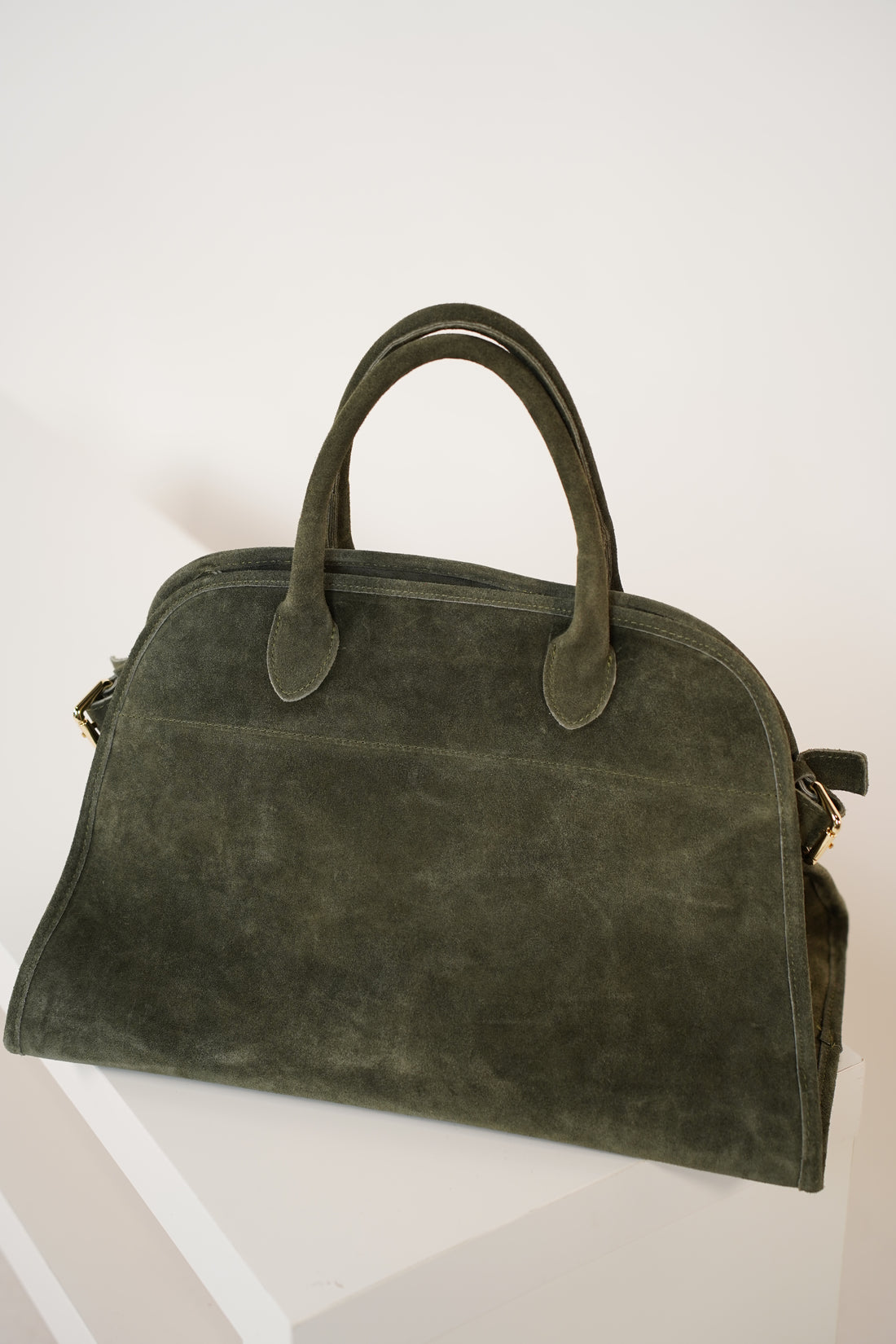 Alari Suede Tote Bag – Effortless Luxury Meets Everyday Functionality