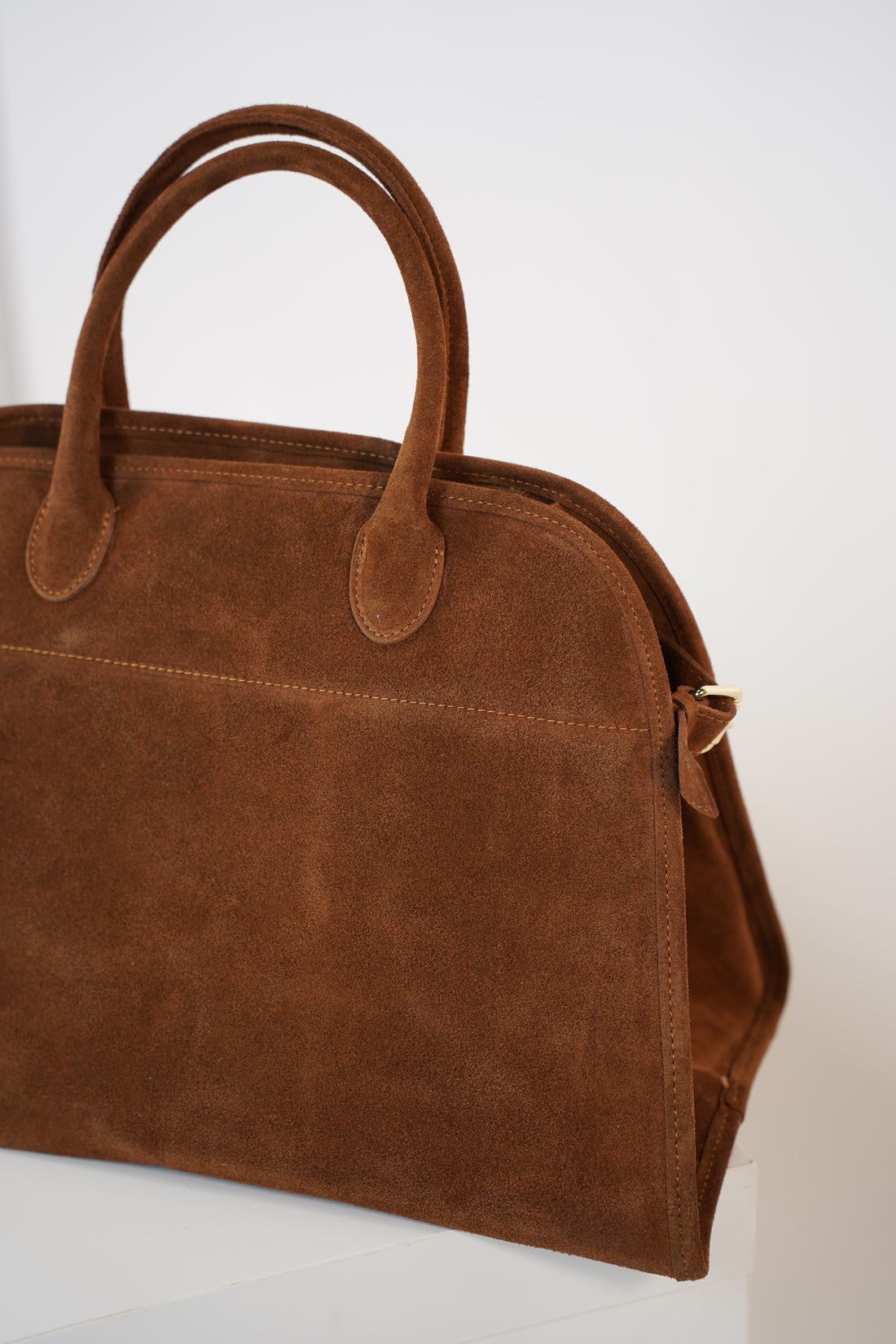 Alari Suede Tote Bag – Effortless Luxury Meets Everyday Functionality