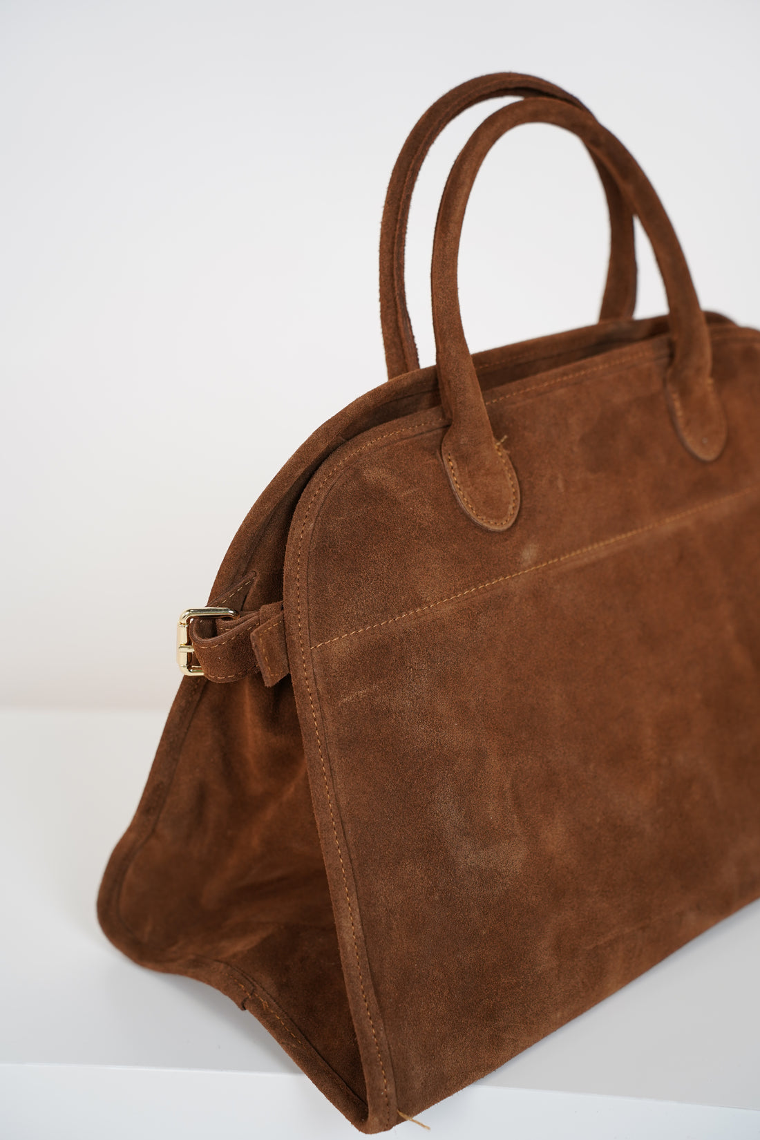 Alari Suede Tote Bag – Effortless Luxury Meets Everyday Functionality