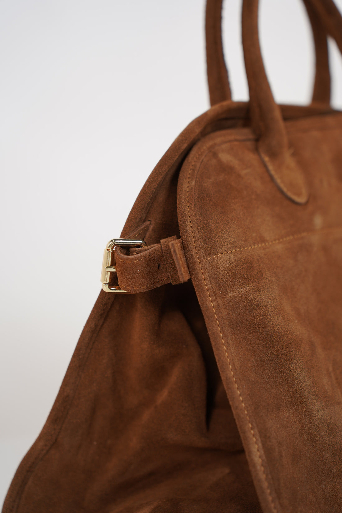 Alari Suede Tote Bag – Effortless Luxury Meets Everyday Functionality