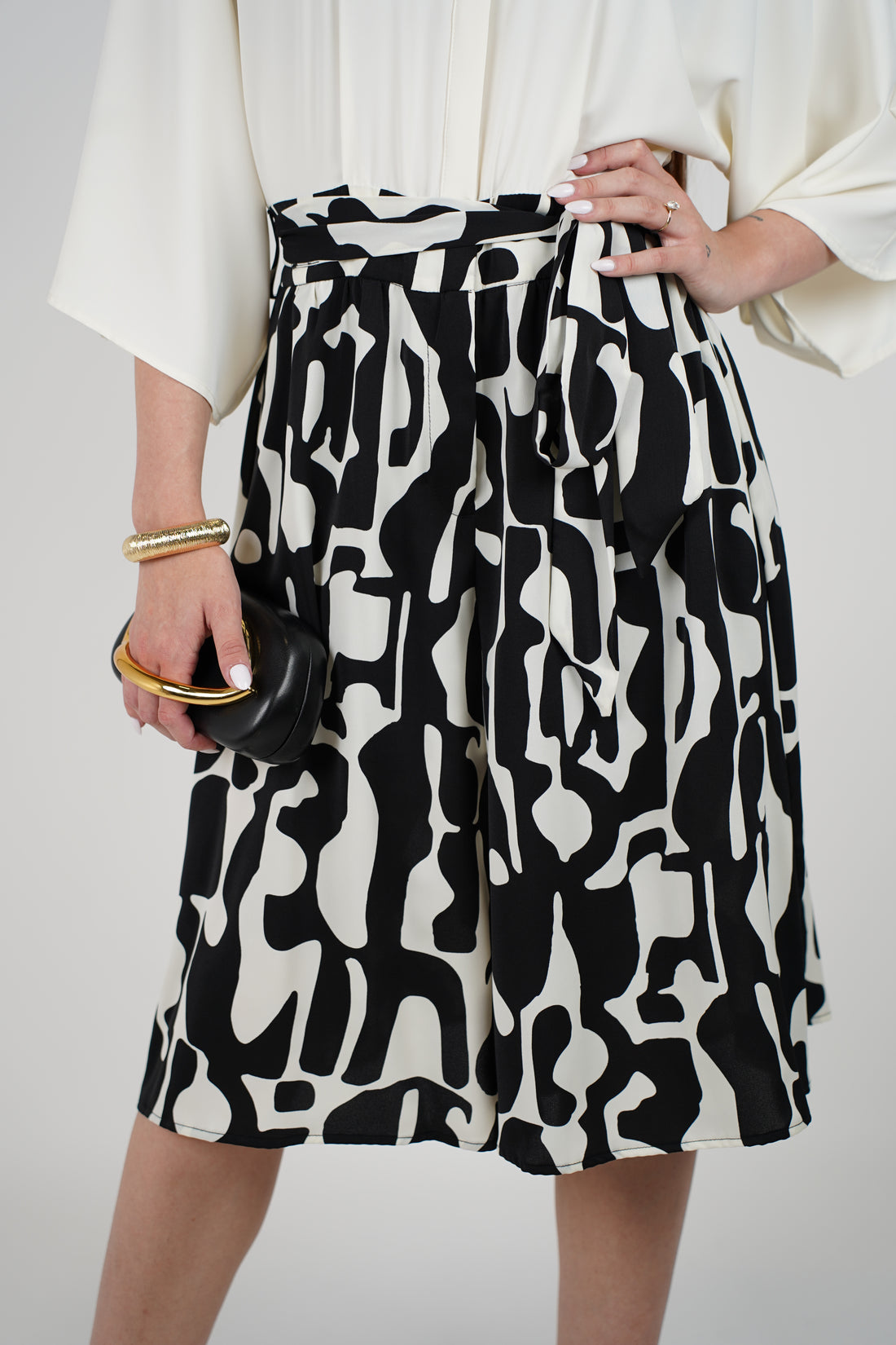 Mamuchi Dress – Playful Print Meets Sophisticated Structure