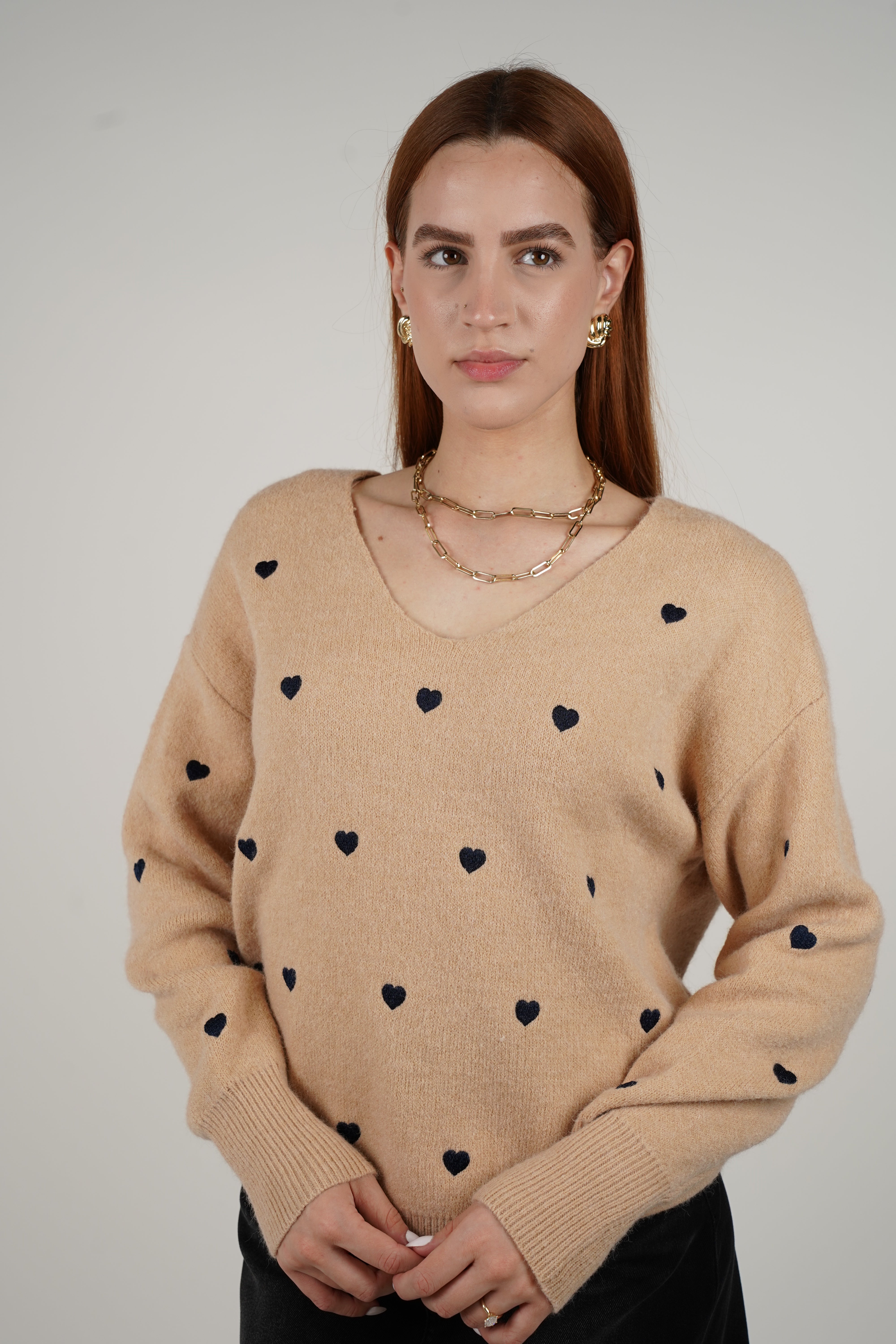 Corazón Sweater – Classic Tan with Mini Heart Details