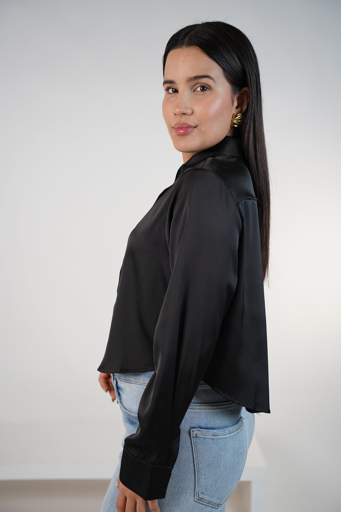 Lissey Silk Cropped Blouse – Luxe, Soft & Effortlessly Elevated