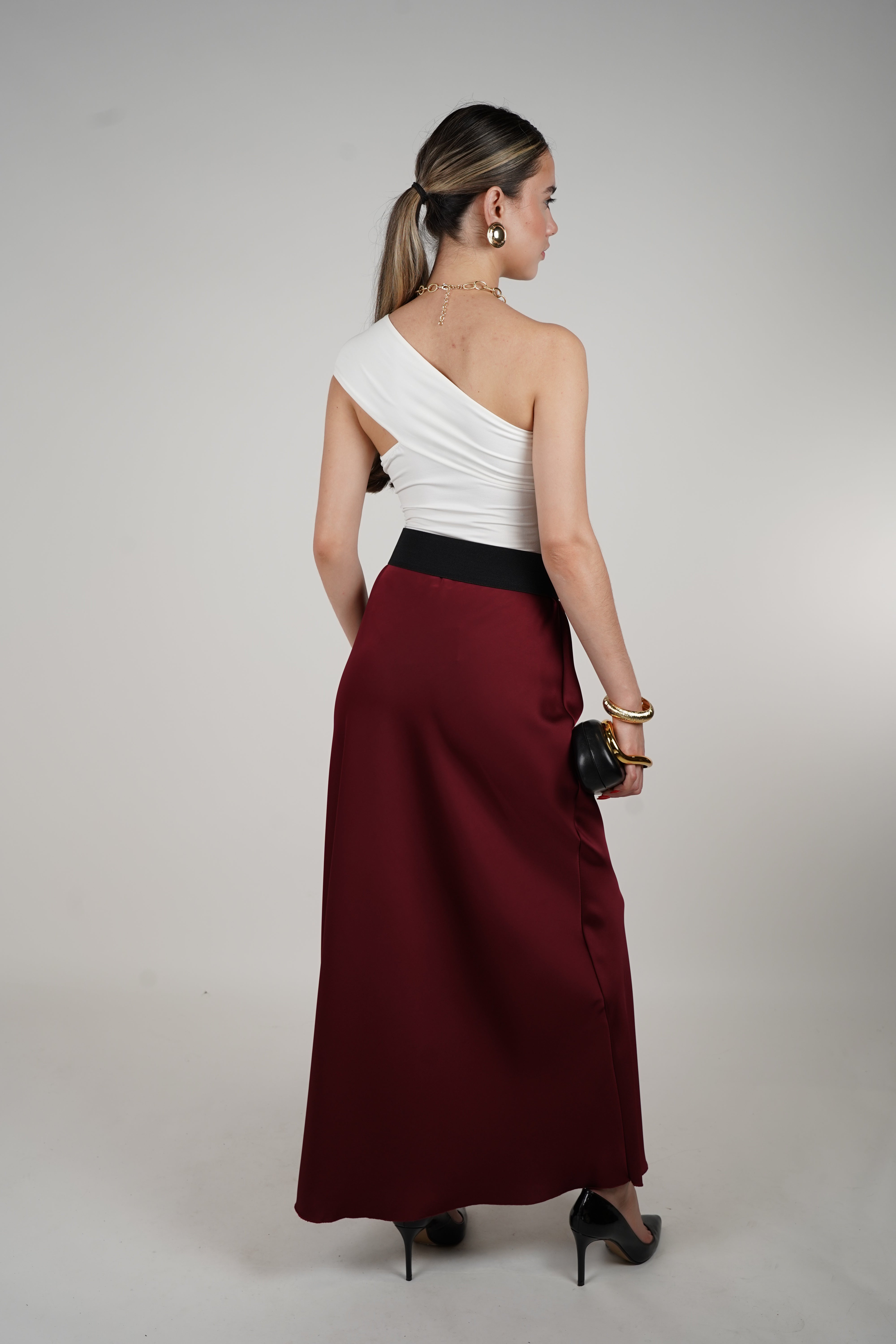 Alicia Skirt – Sleek Maxi Elegance