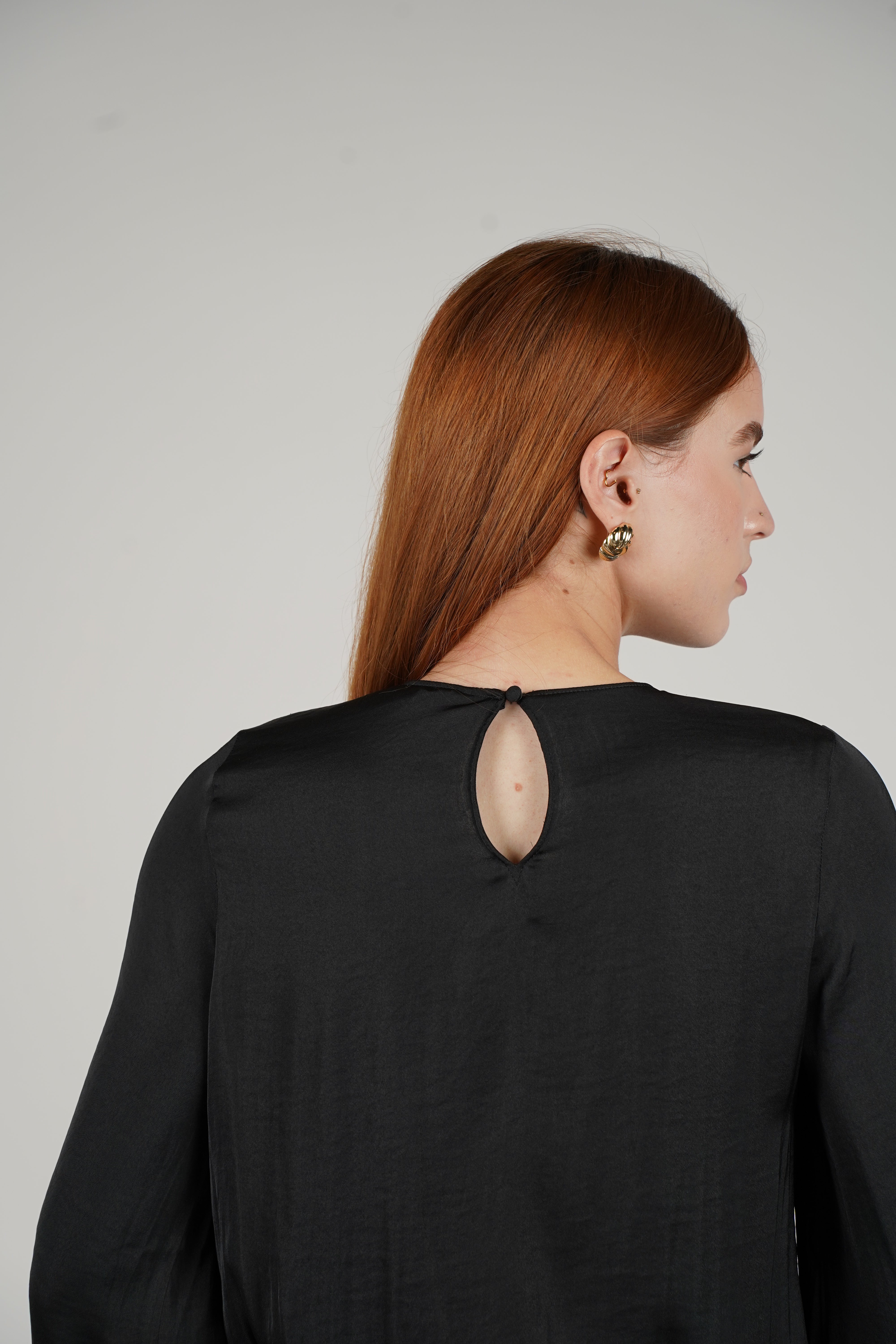 Fanny Blouse – Feminine Tie-Neck Detail