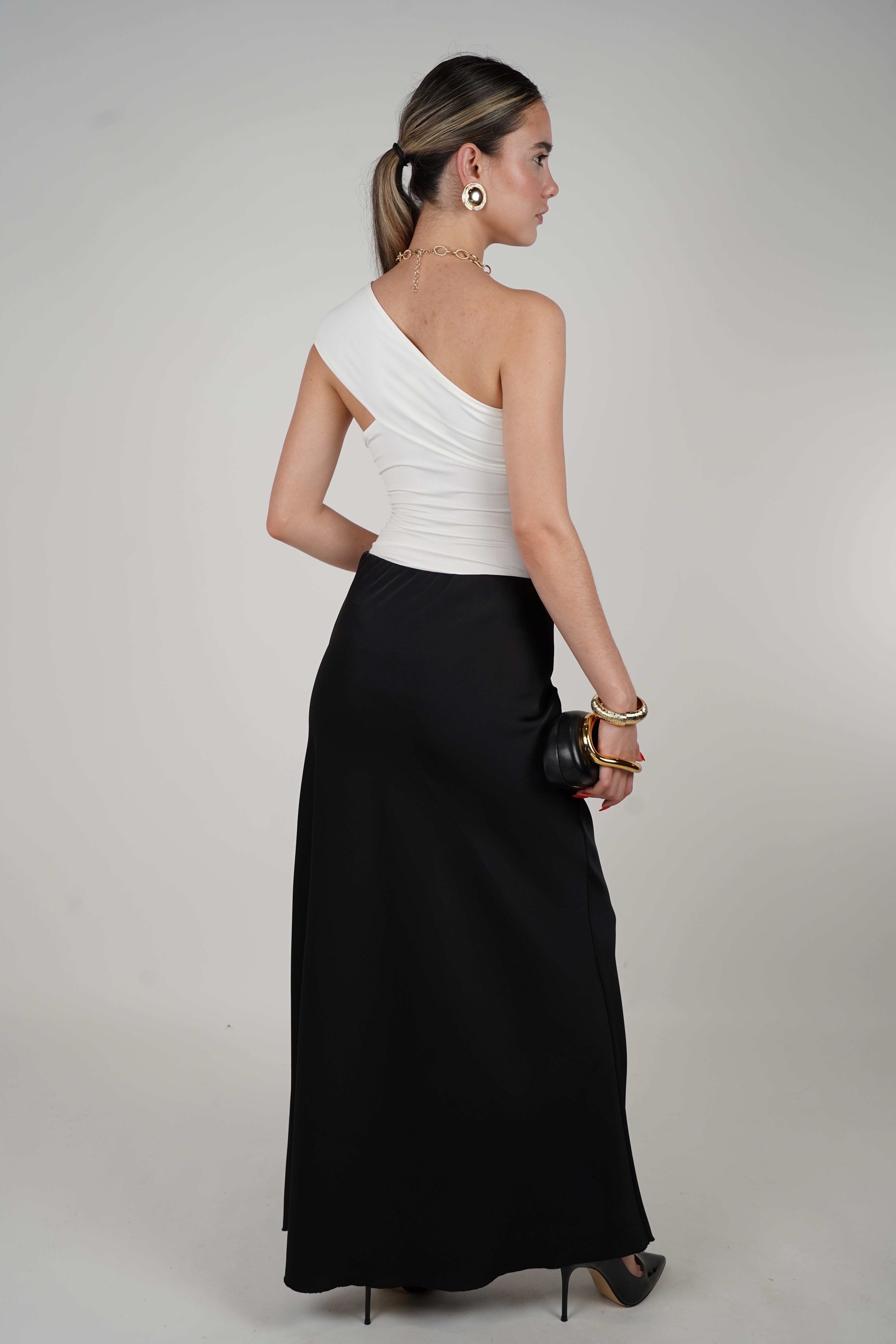 Alicia Skirt – Sleek Maxi Elegance