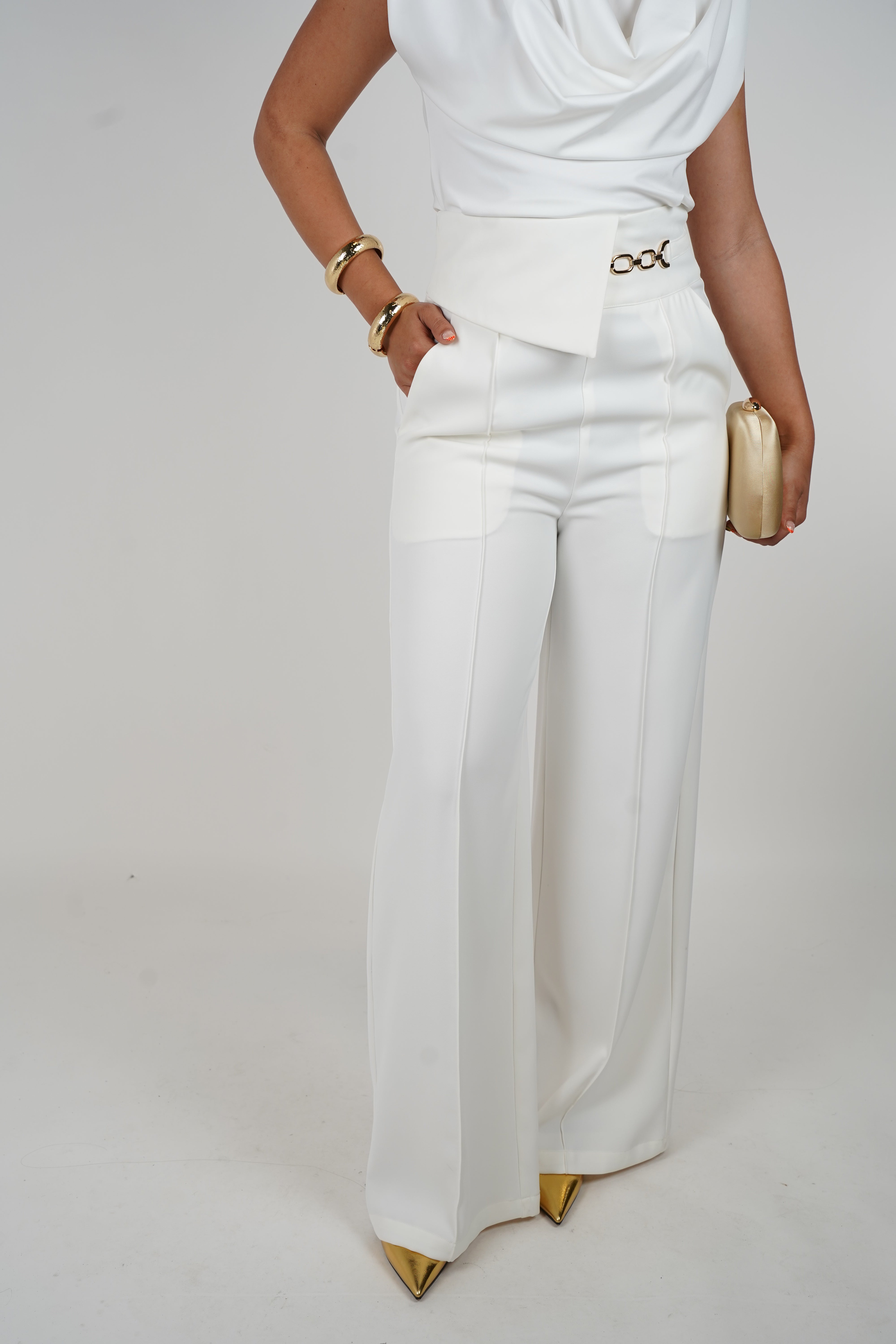 Tuti Chain Pants – Elegant Statement Trousers with Gold Detail