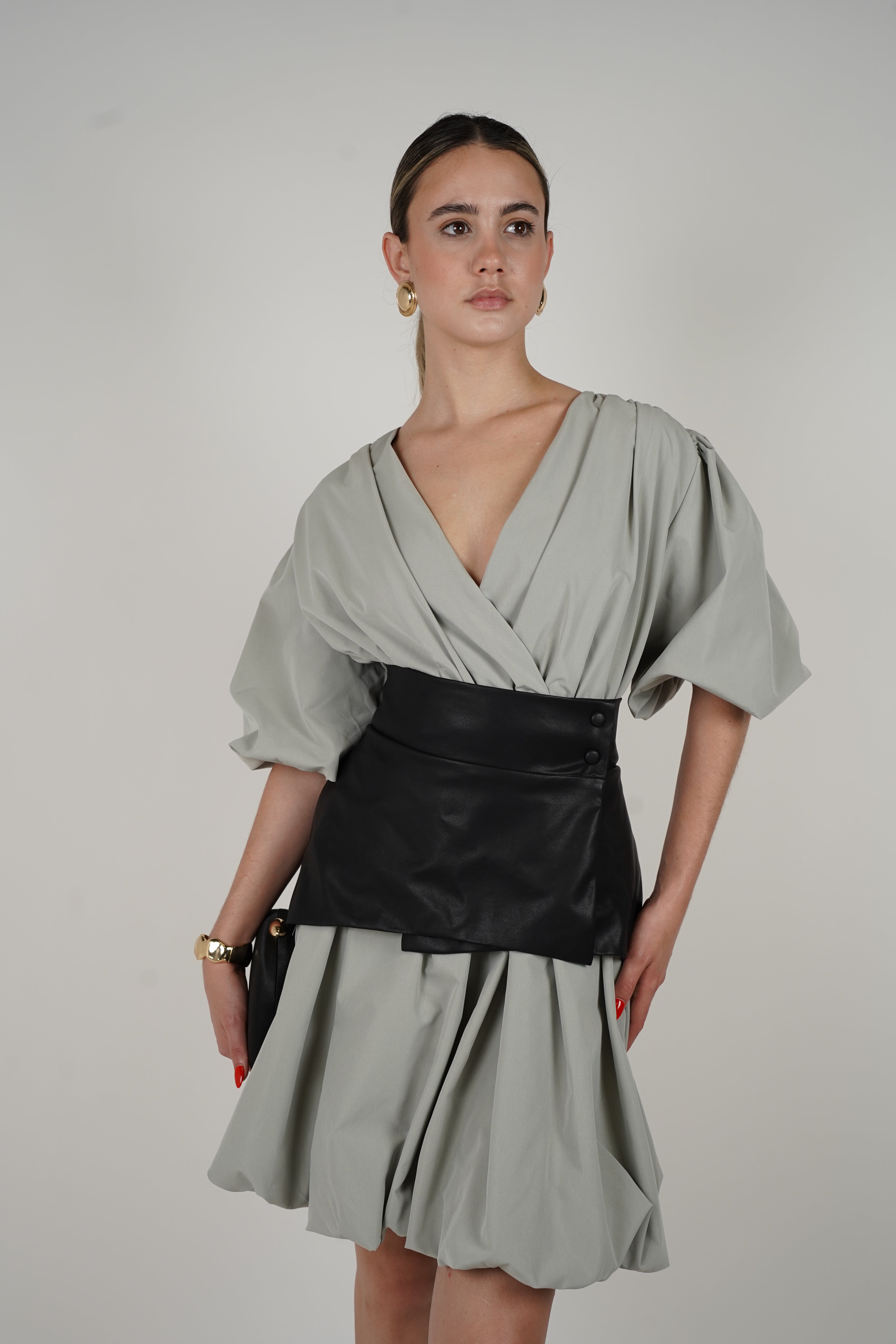 Bridella Dress – Modern Volume Meets Bold Contrast