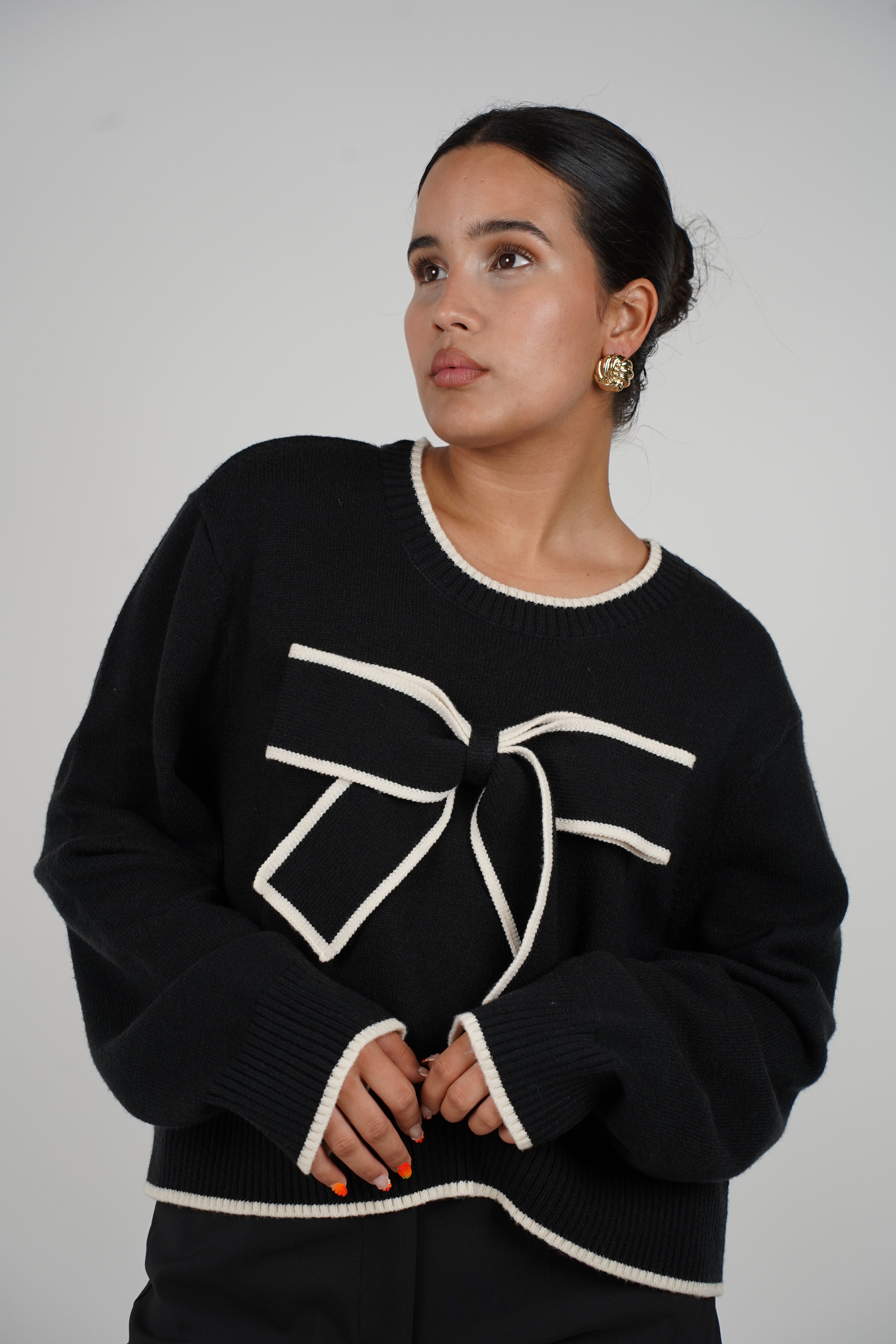 Leia Bow Sweater – Classic Knit with a Feminine Twist