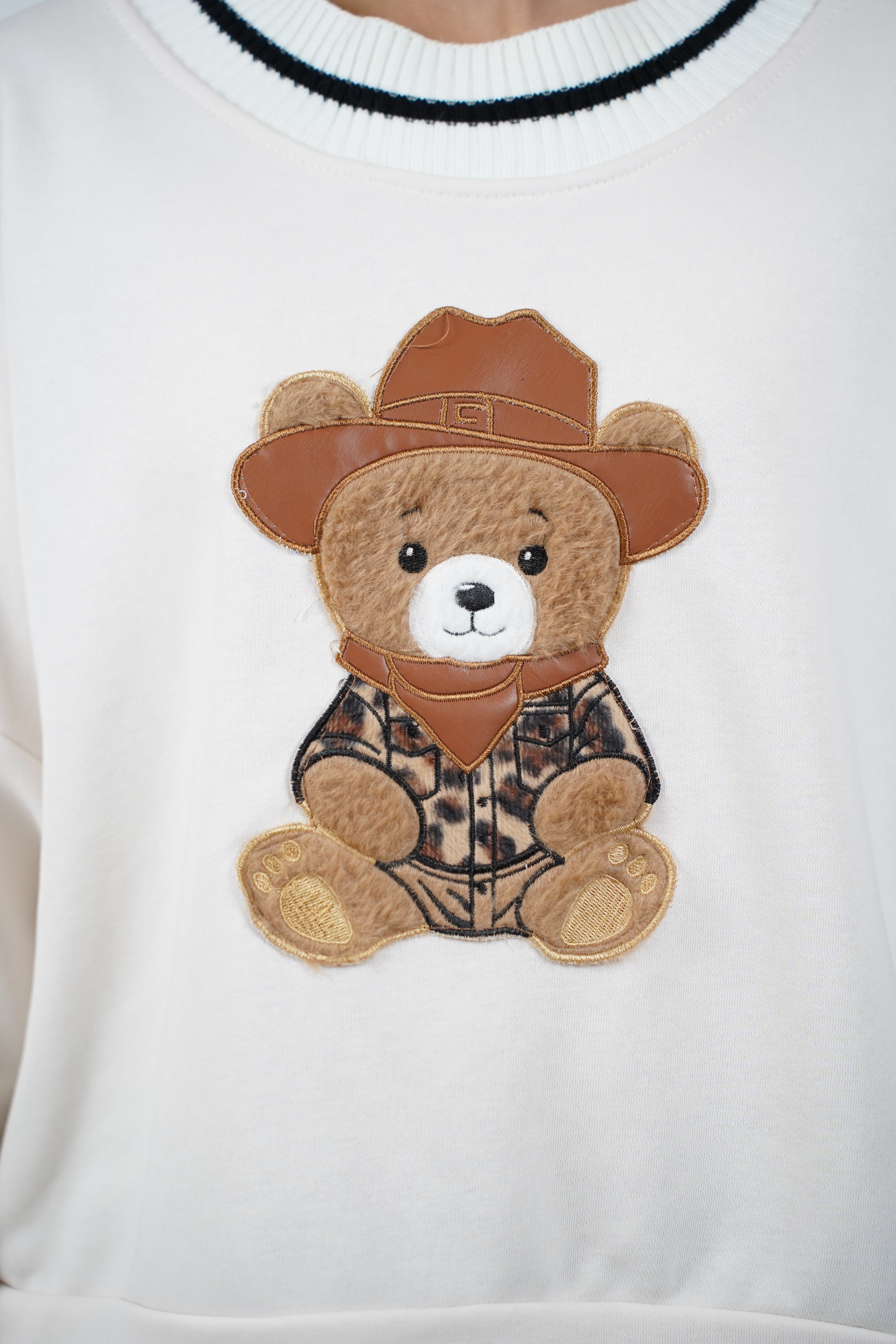 Pavia Bear Sweater – Cozy Meets Cute