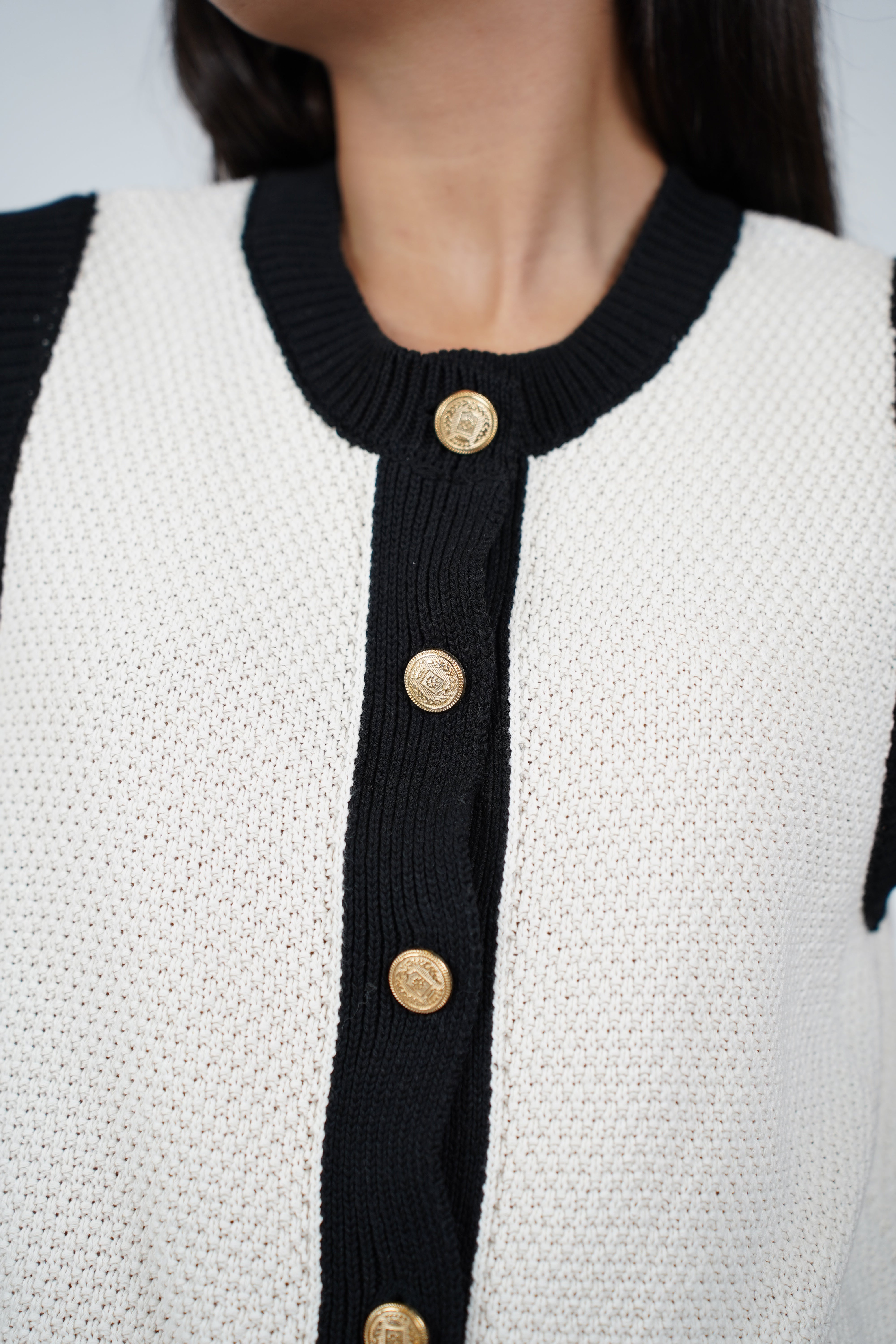 Brina Sweater Vest – Classic Contrast Knit with Gold Button Detail