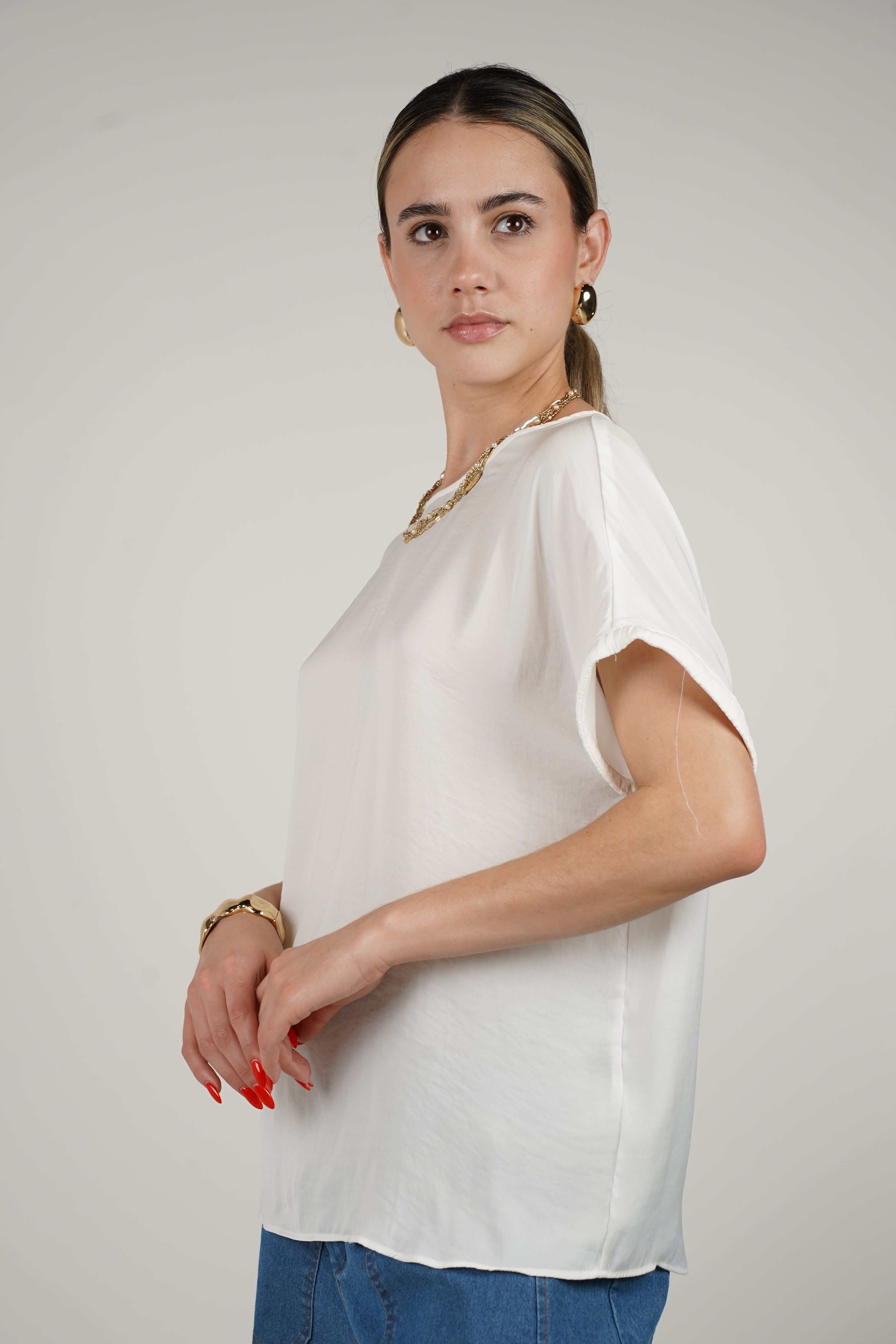La Flaca Scrunch Relaxed Fit Satin Blouse – Classic White for Effortless Elegance