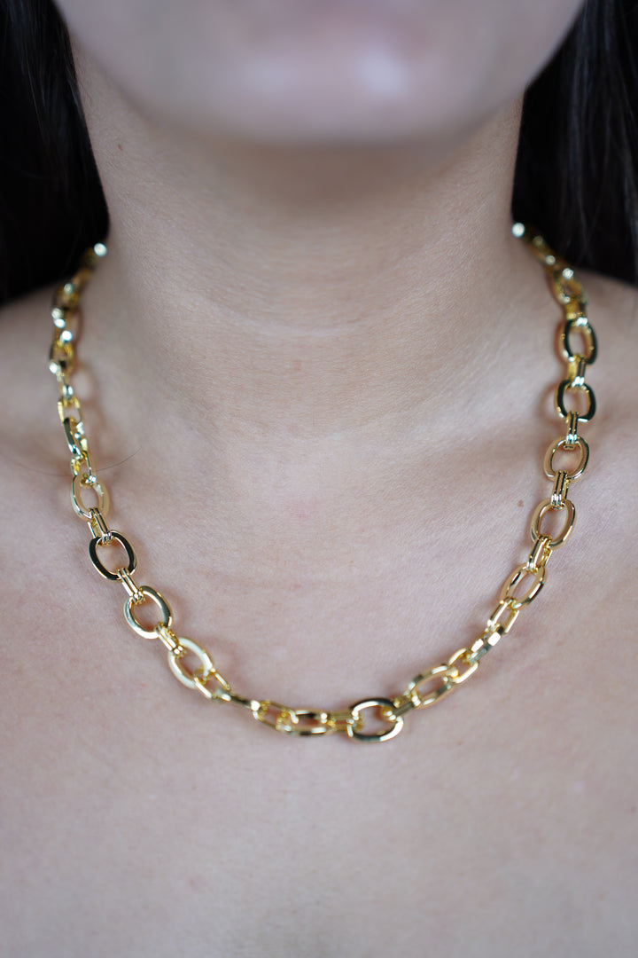 Sorian Links Necklace – Classic Gold Statement Chain