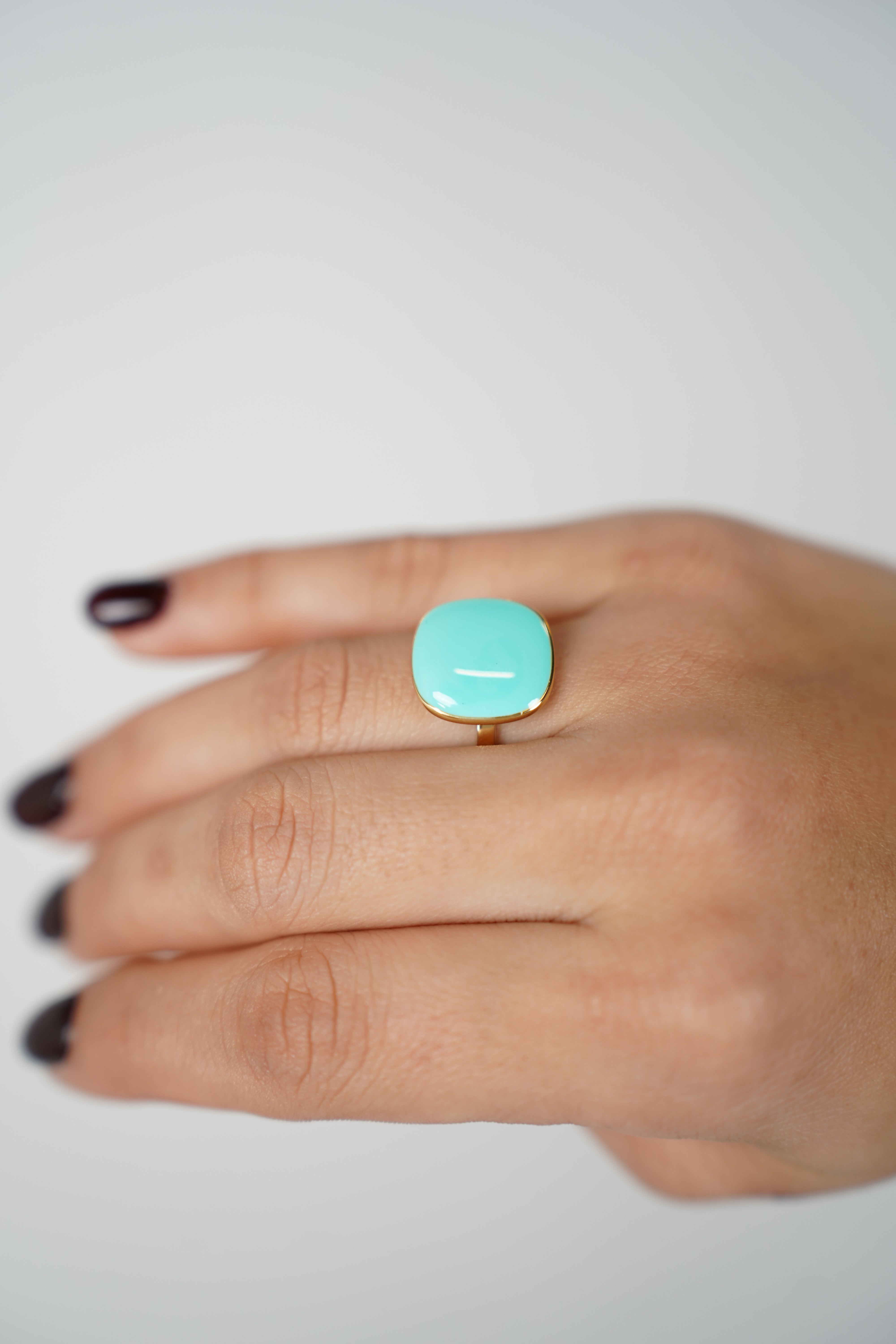 Zarie Pebble Ring – Glossy Pop of Color