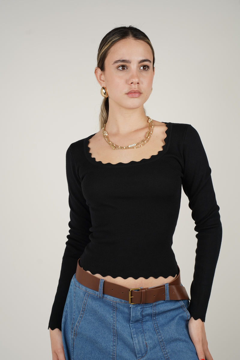 Jade Long Sleeve – Ribbed & Chic with Wavy Edges