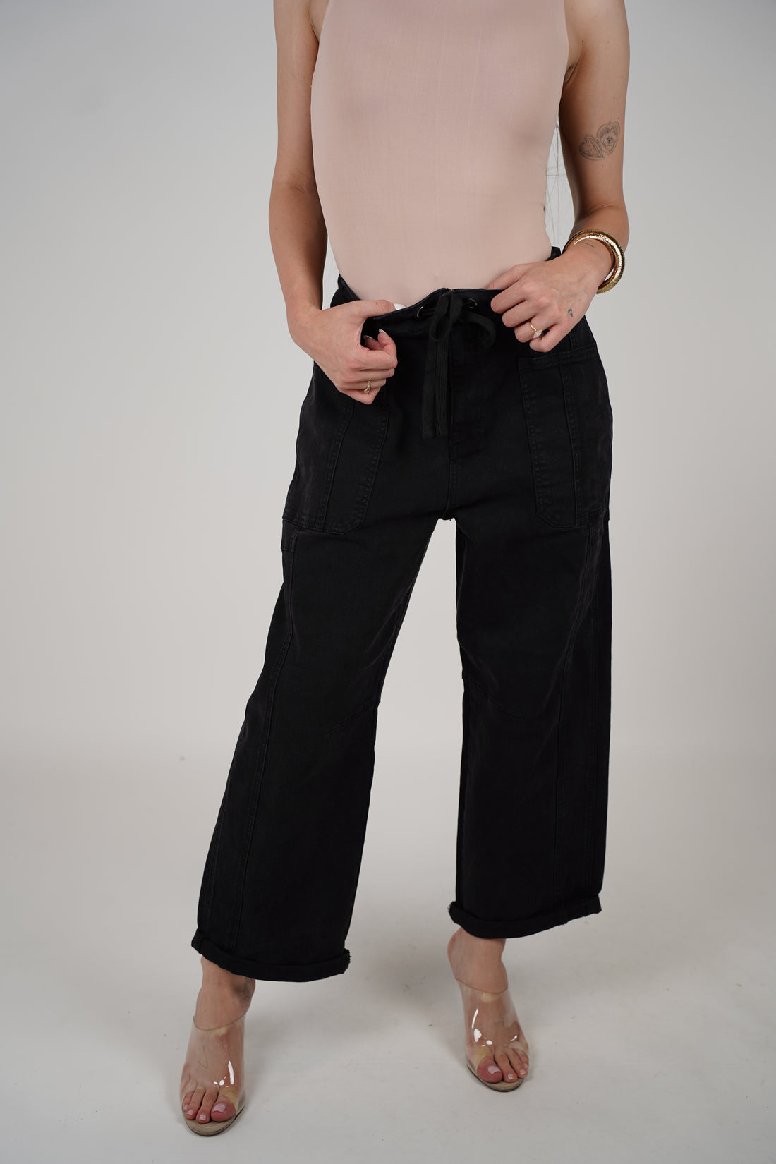 Monica Barrel Utility Cargo Pants – Effortlessly Edgy with a Relaxed Fit