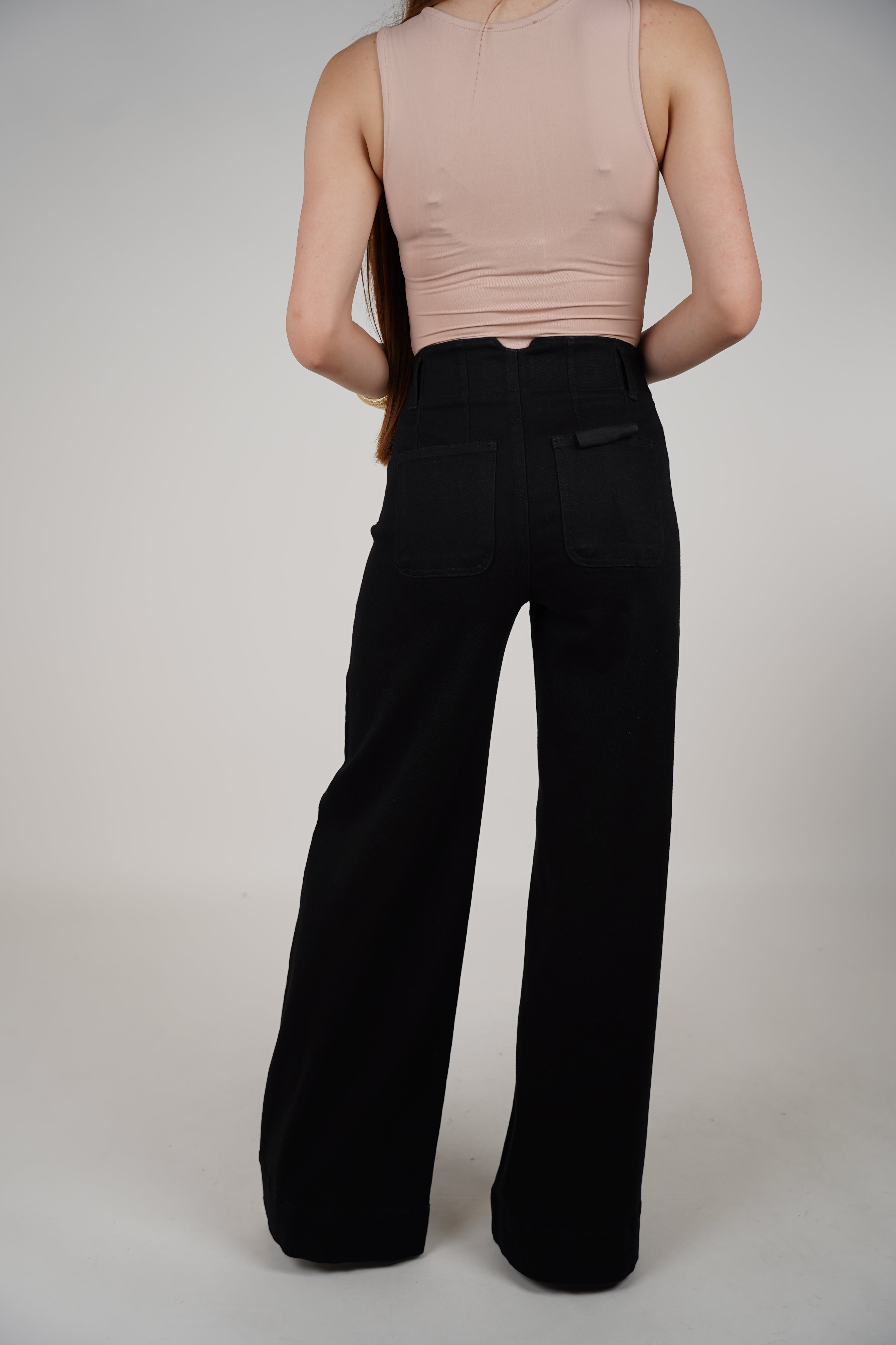 Yamileth Wideleg Jeans – Sleek Black Denim with a Tailored Flow