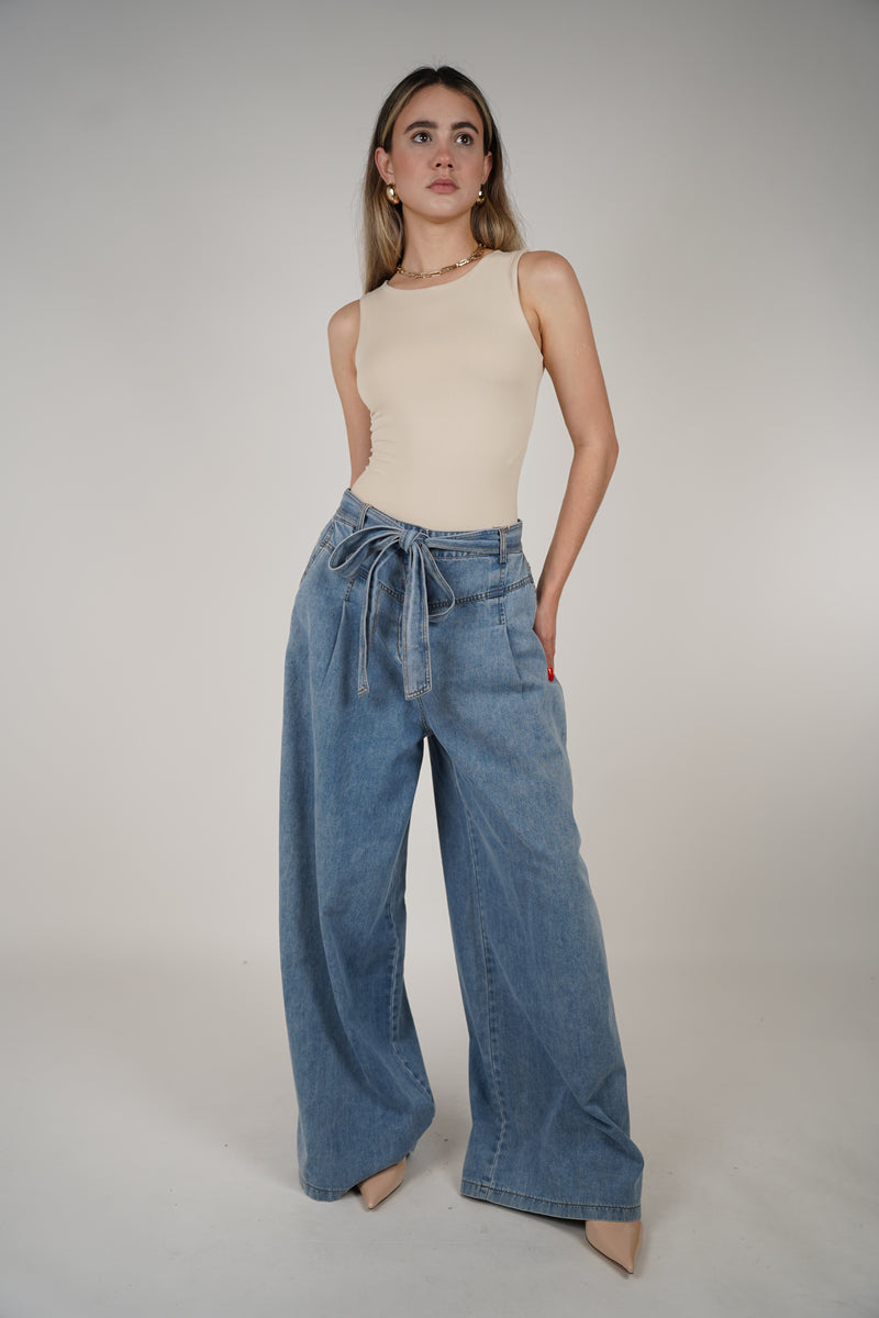 Virgina Wideleg Jeans – Light Wash Denim with Statement Waist Tie