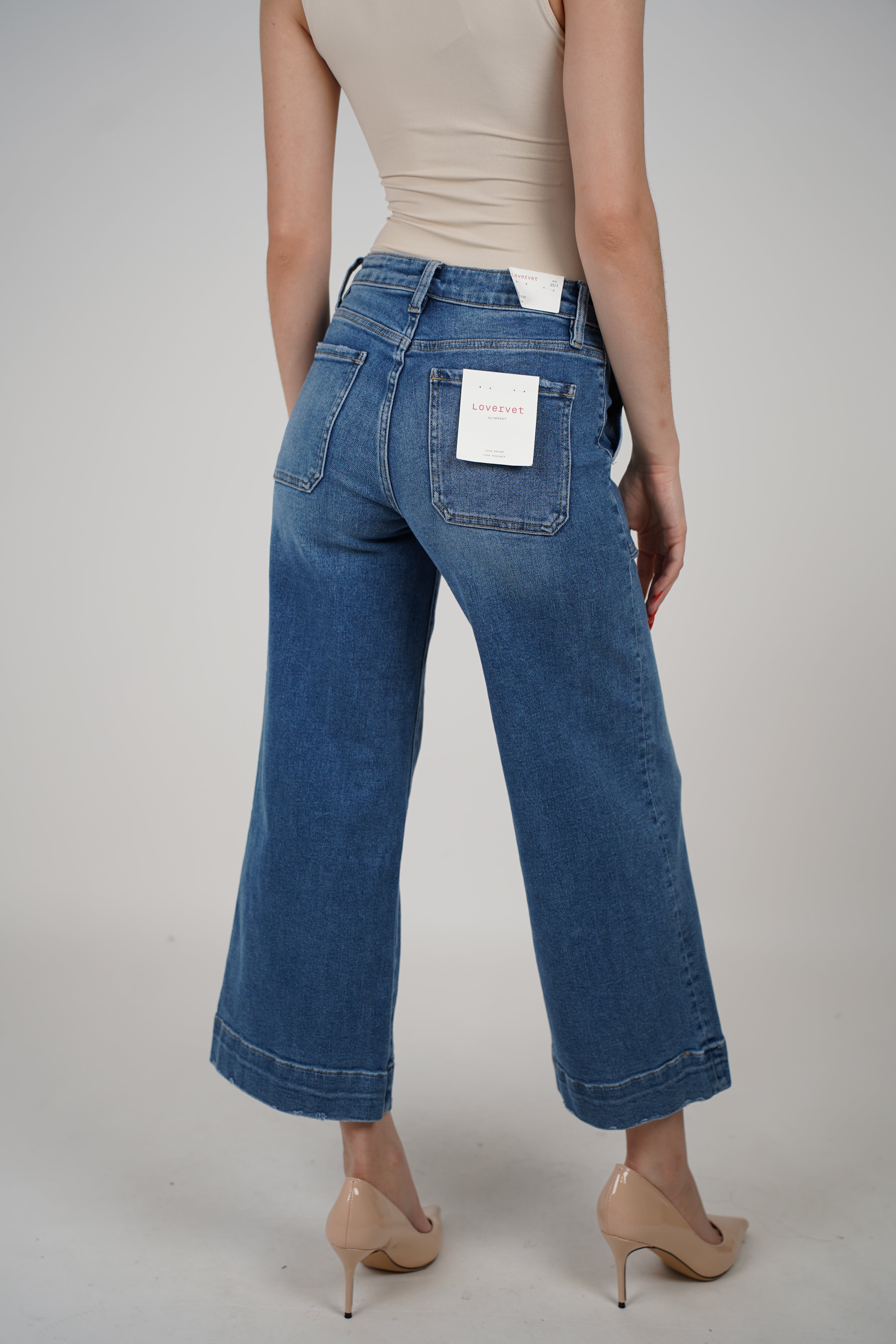 Claudia Jeans – Cropped Wide-Leg Denim with Front Seams