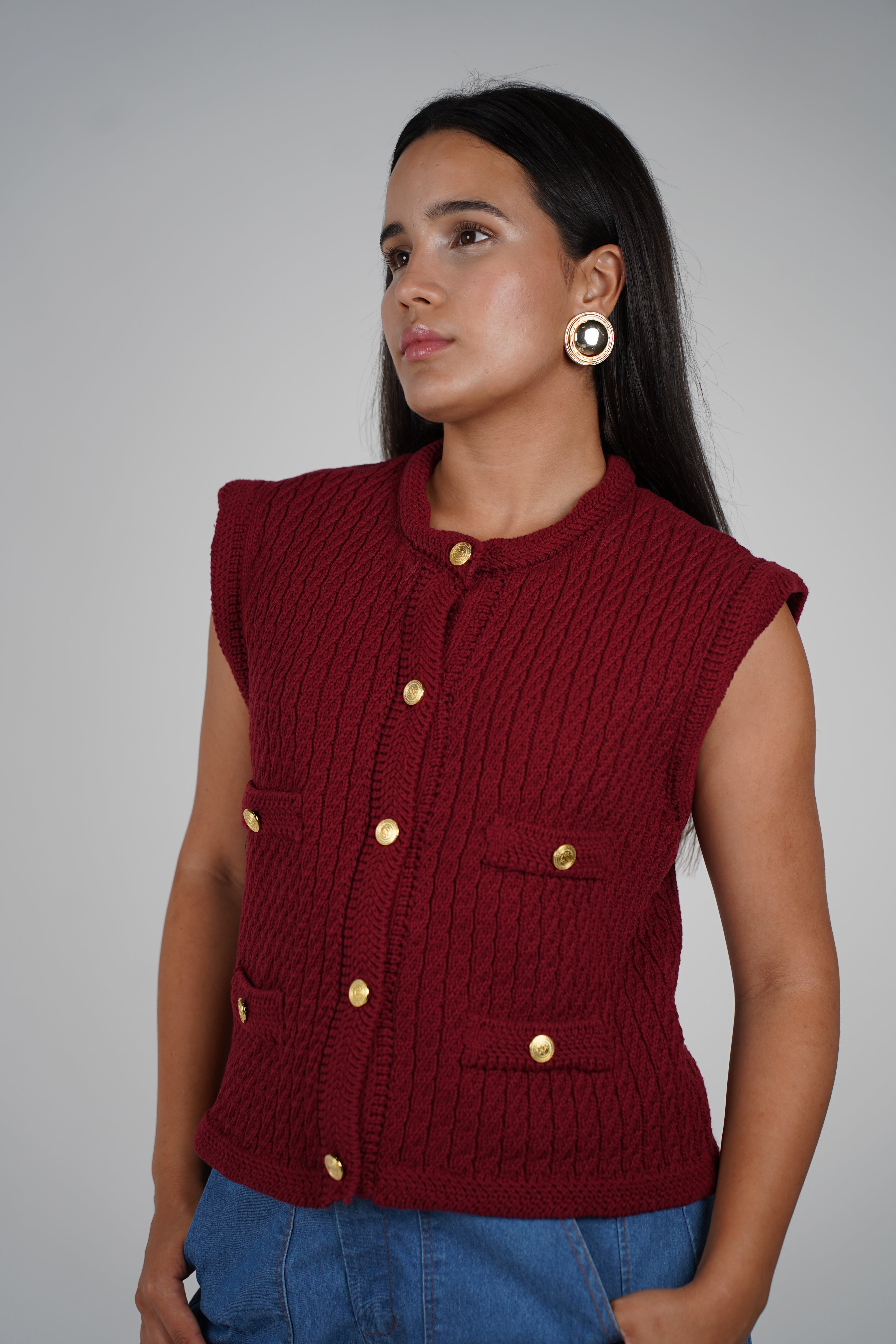 Samantha Vest – Elegant Knit with Gold Button Accents