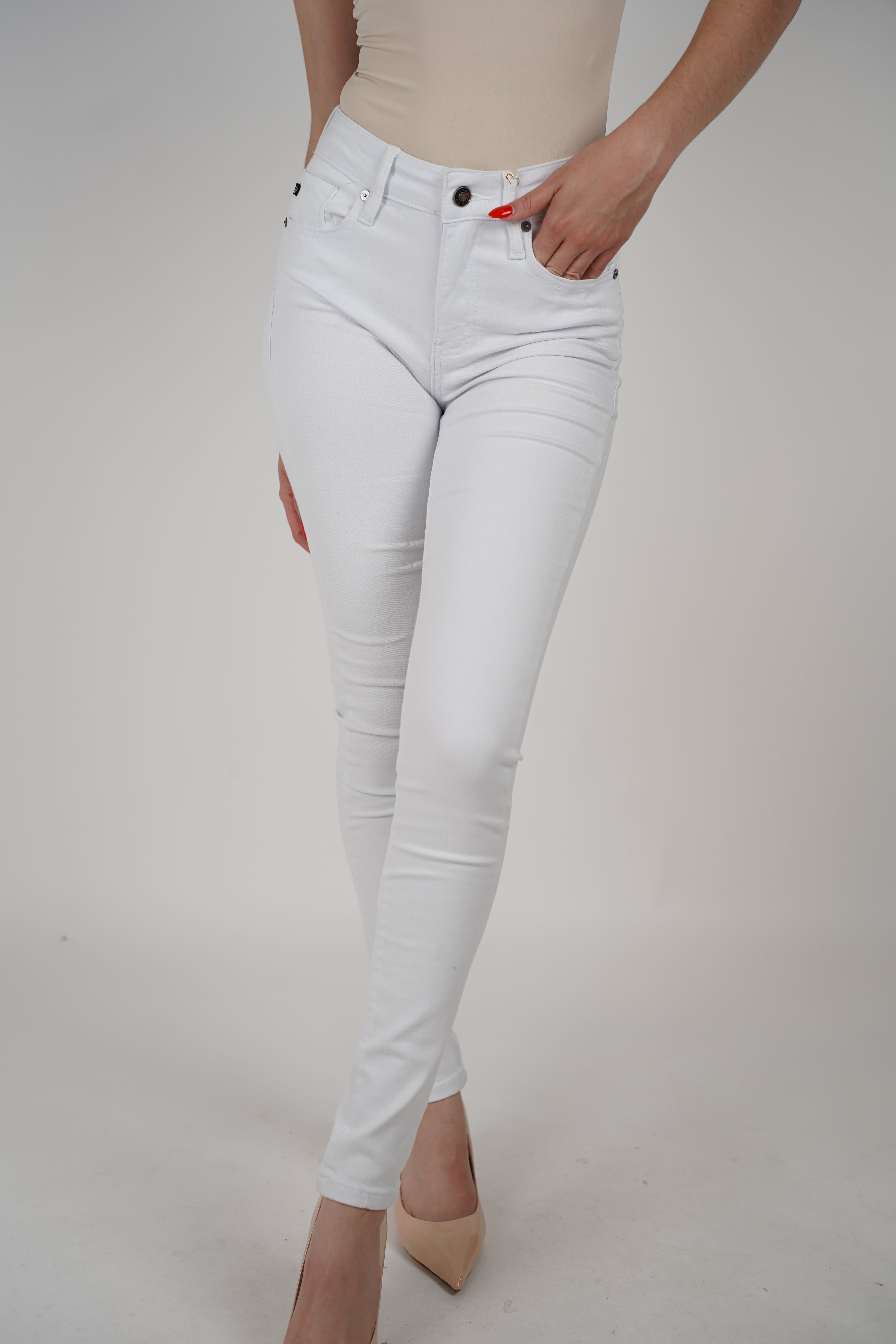 Gina Skinny Jeans – Crisp White & Effortlessly Sleek