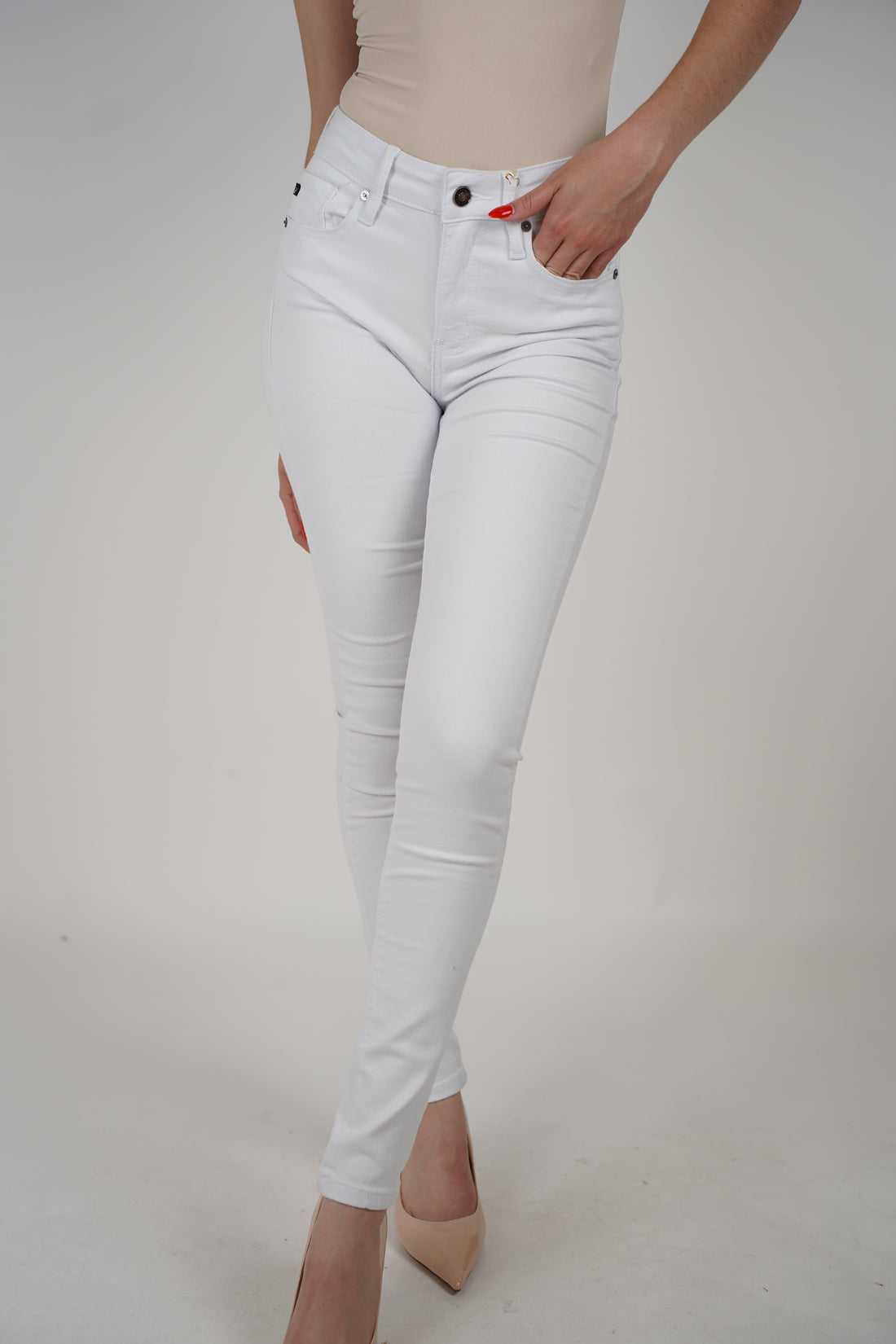 Gina Skinny Jeans – Crisp White & Effortlessly Sleek