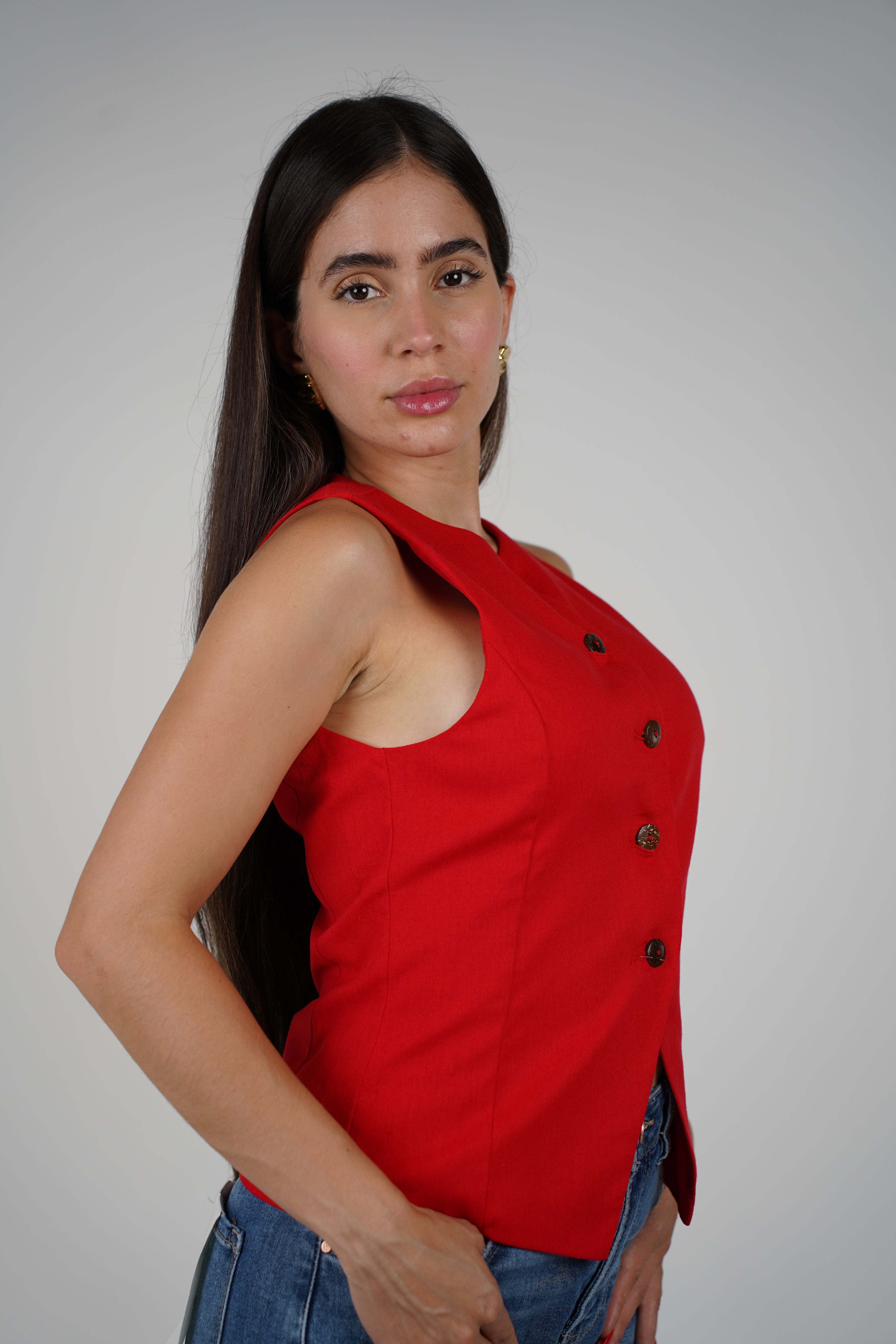 Mary Linen Vest – Bold Red Elegance in a Tailored Fit