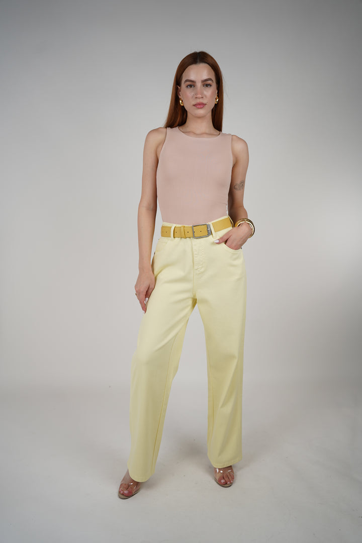 Muse Sunny Stretch Belted Jeans – Soft Yellow High-Rise with Statement Belt