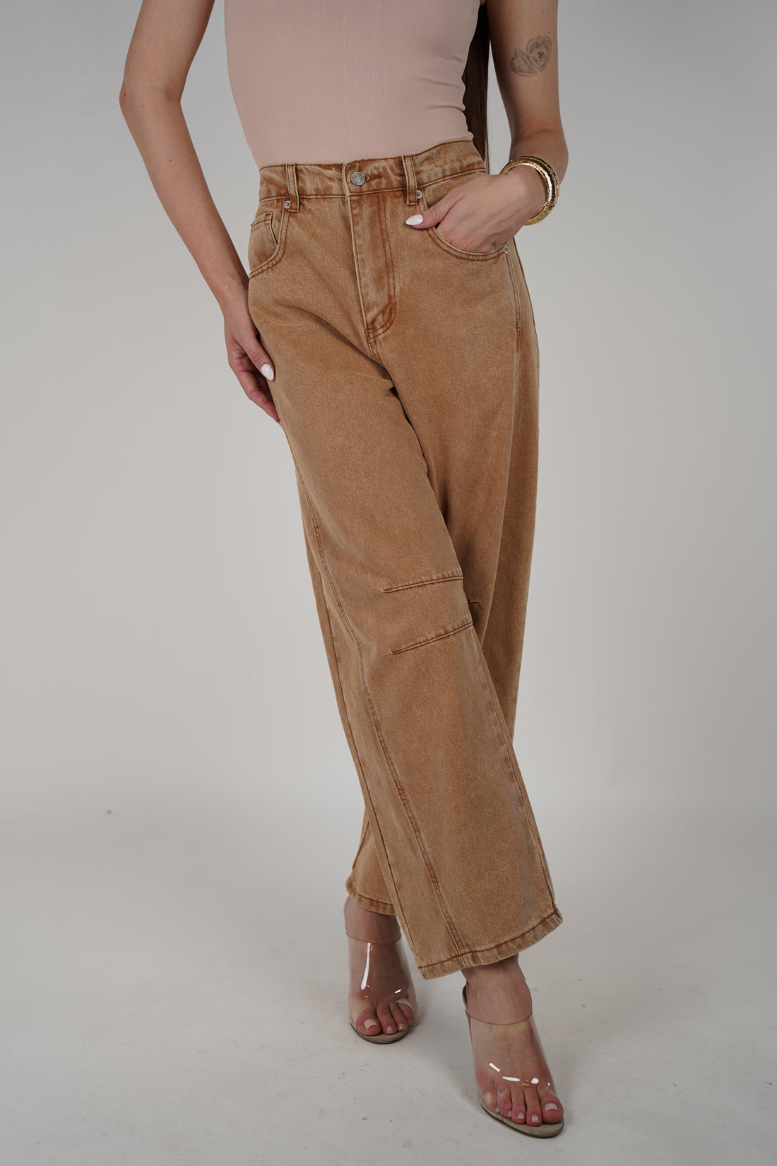 Elowen Barrel Jeans – a playful, fashion-forward take on vintage denim