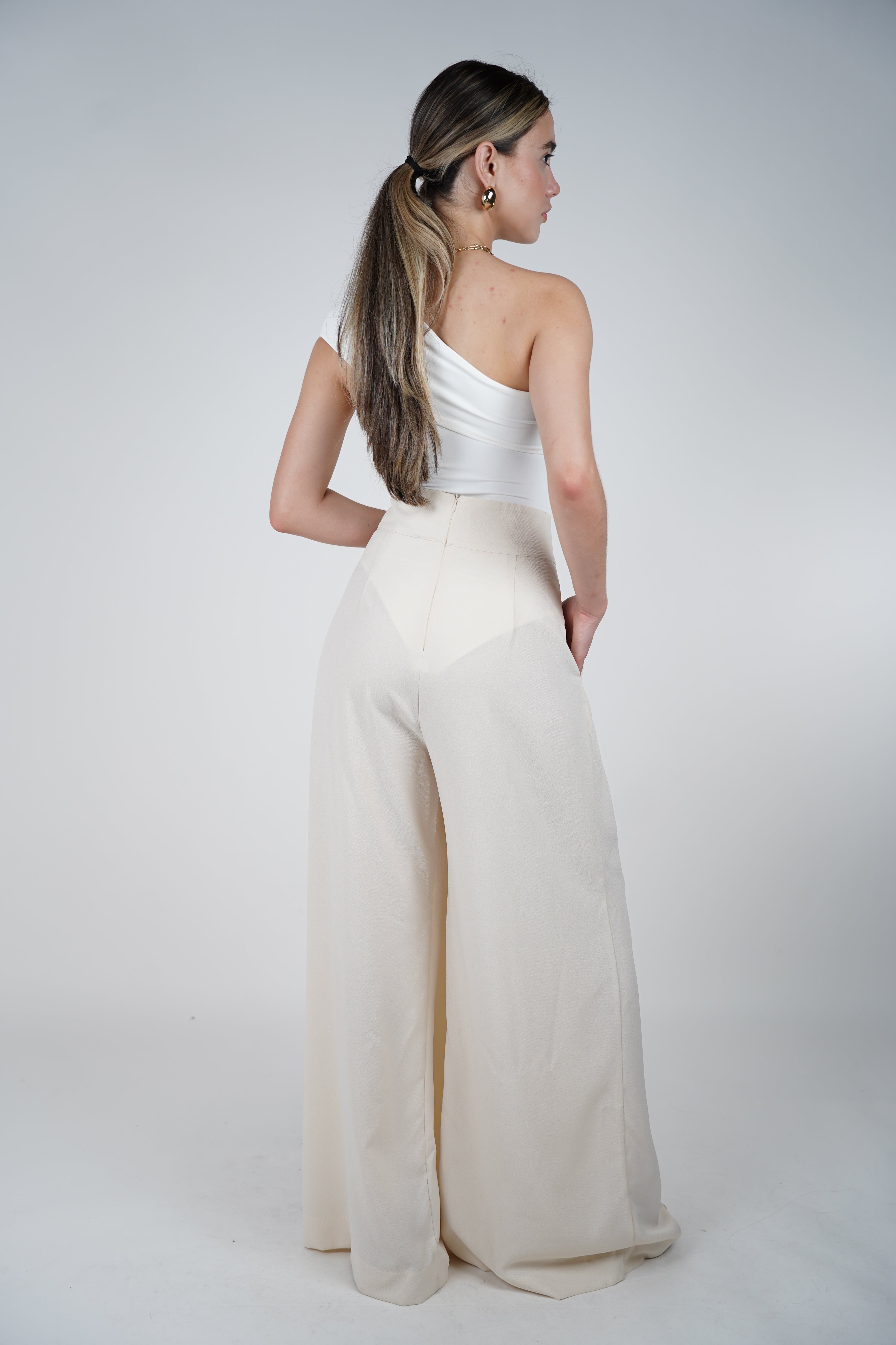 Jany Palazzo Pants – Soft Cream Elegance with a Flowing Silhouette